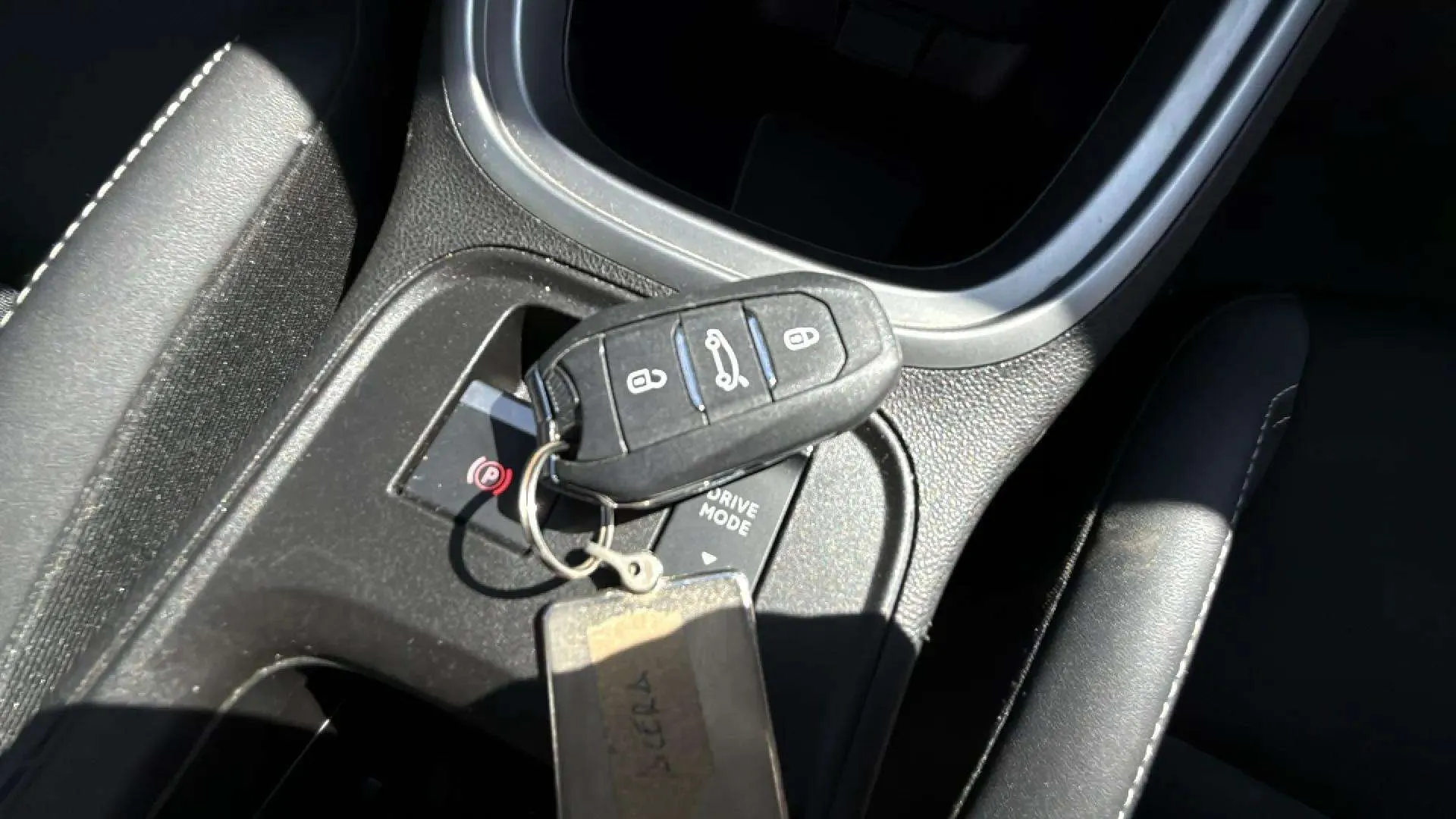 Jeep Avenger 1.2 eHybrid Altitude - foto 16