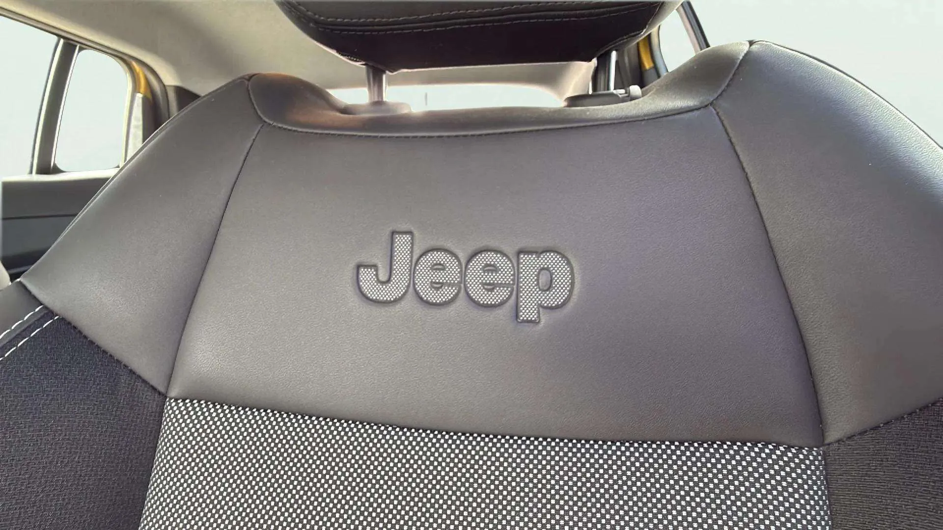 Jeep Avenger 1.2 eHybrid Altitude - foto 21