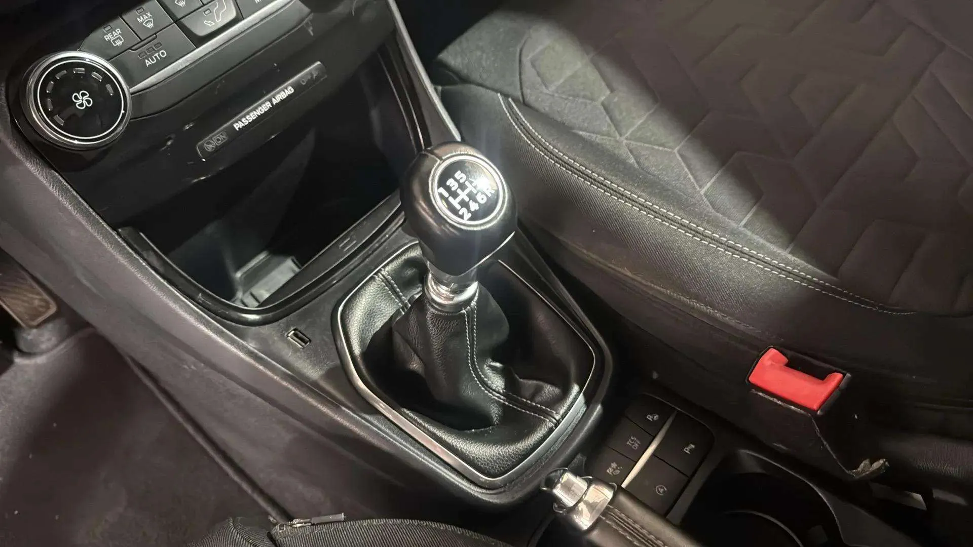 Ford Puma 1.0 EcoBoost Titanium Design MHEV - foto 13