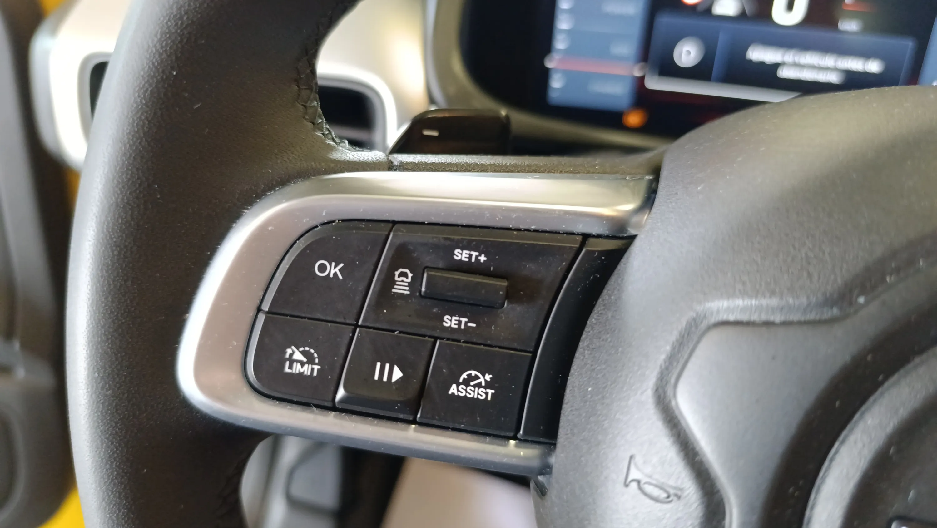 Jeep Avenger 1.2 eHybrid Altitude - foto 11
