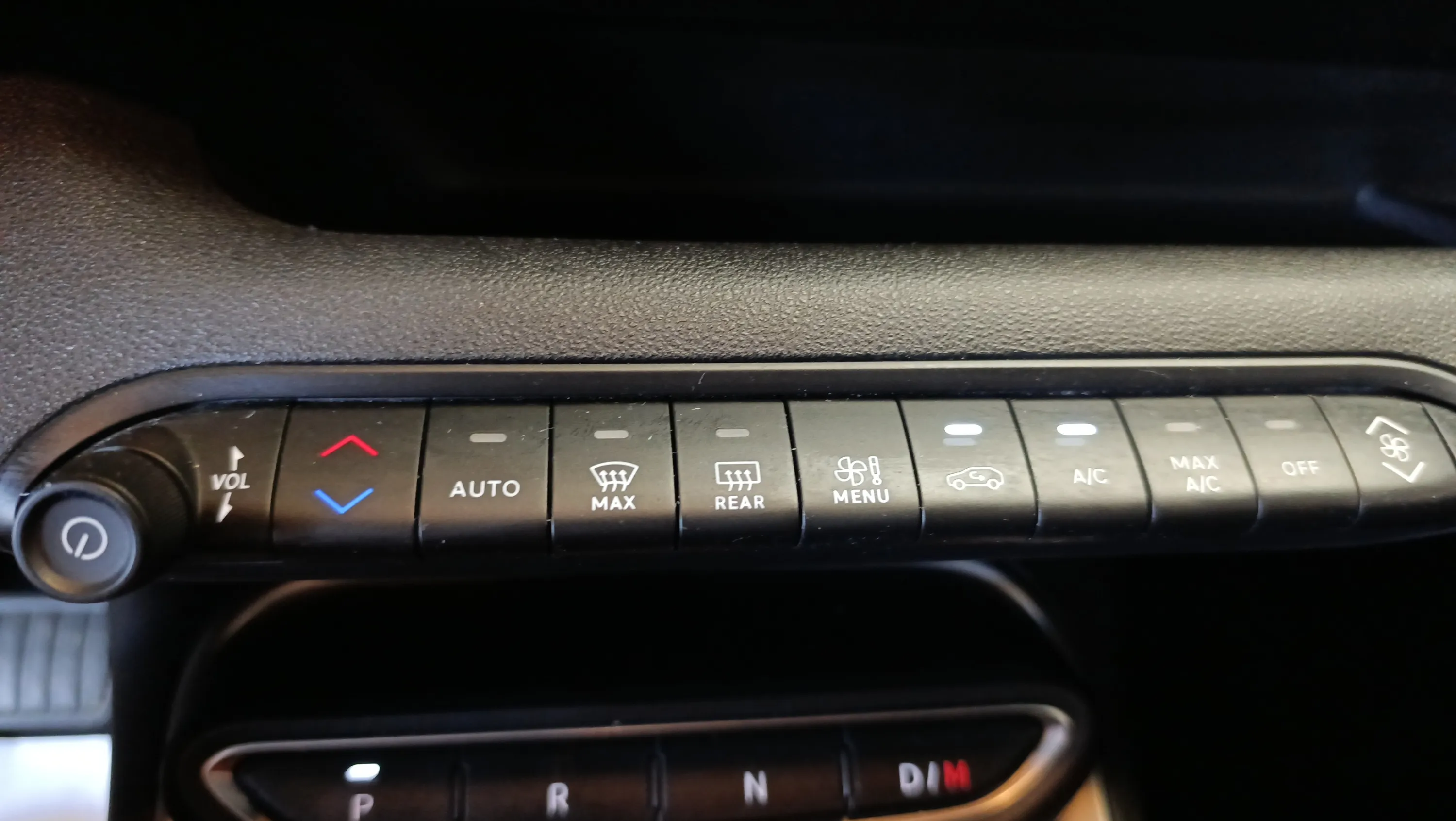 Jeep Avenger 1.2 eHybrid Altitude - foto 27