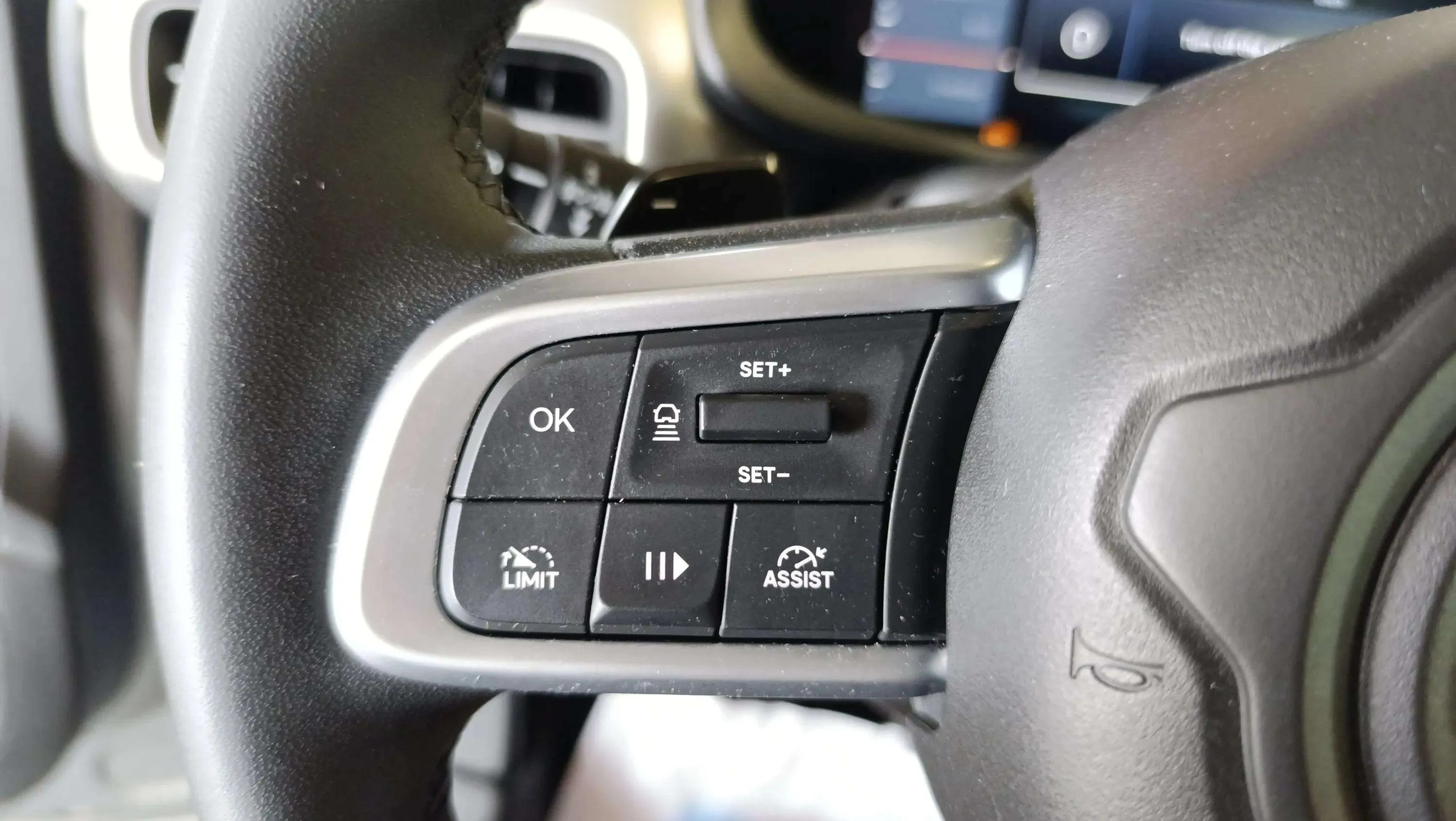 Jeep Avenger 1.2 eHybrid Altitude - foto 11