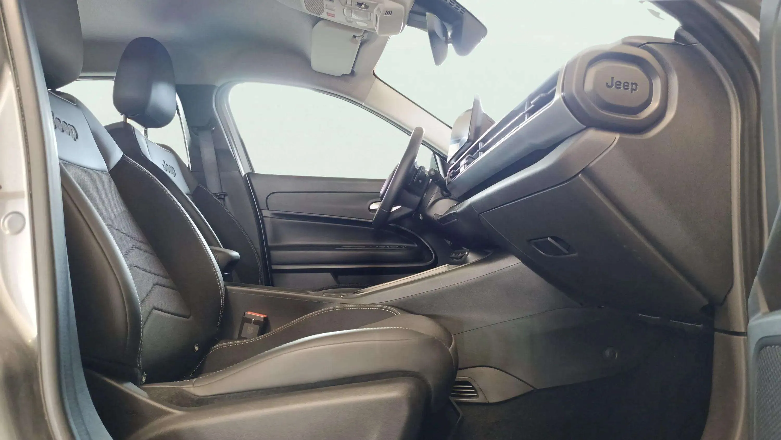 Jeep Avenger 1.2 eHybrid Altitude - foto 30
