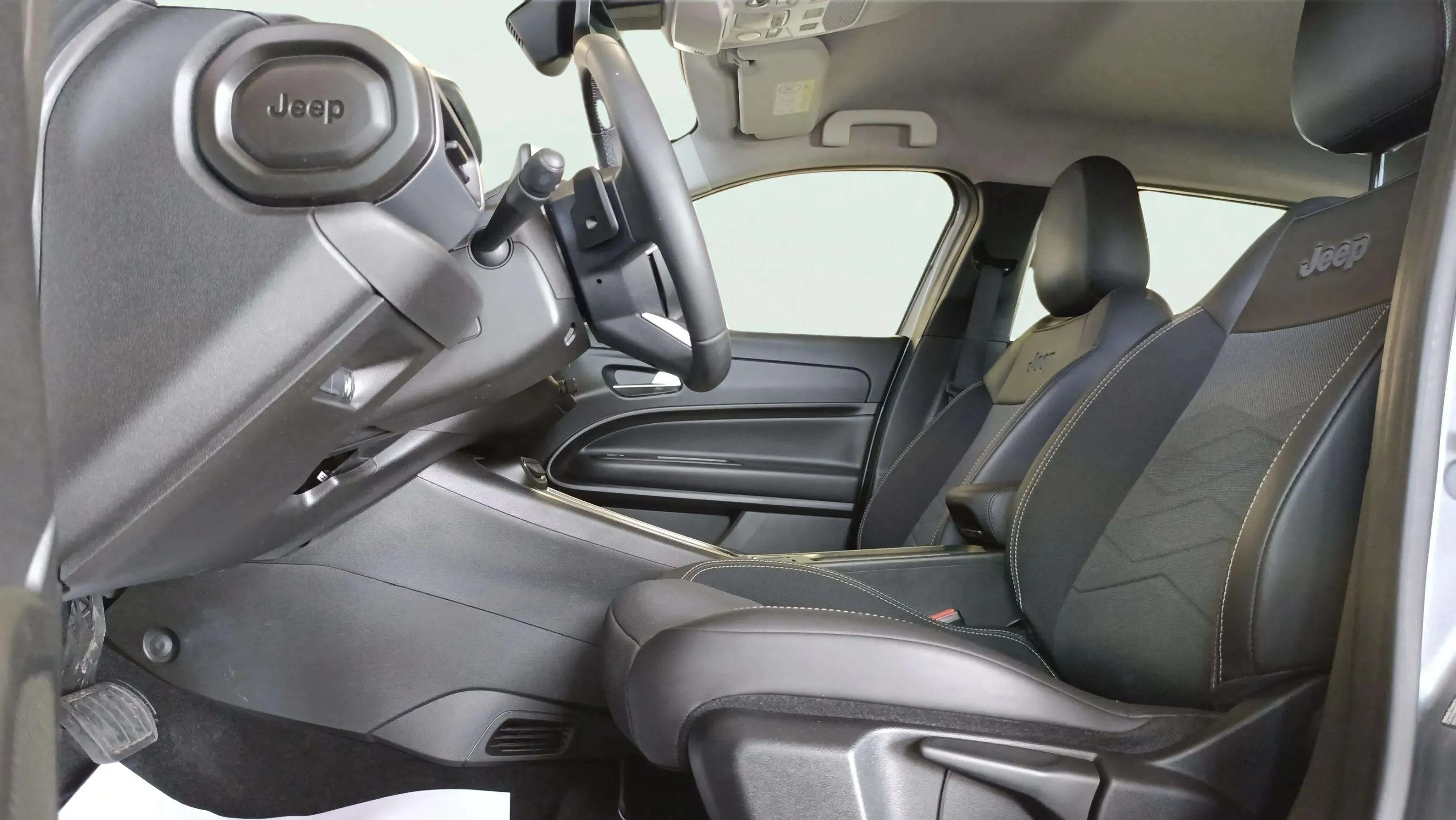 Jeep Avenger 1.2 eHybrid Altitude - foto 29