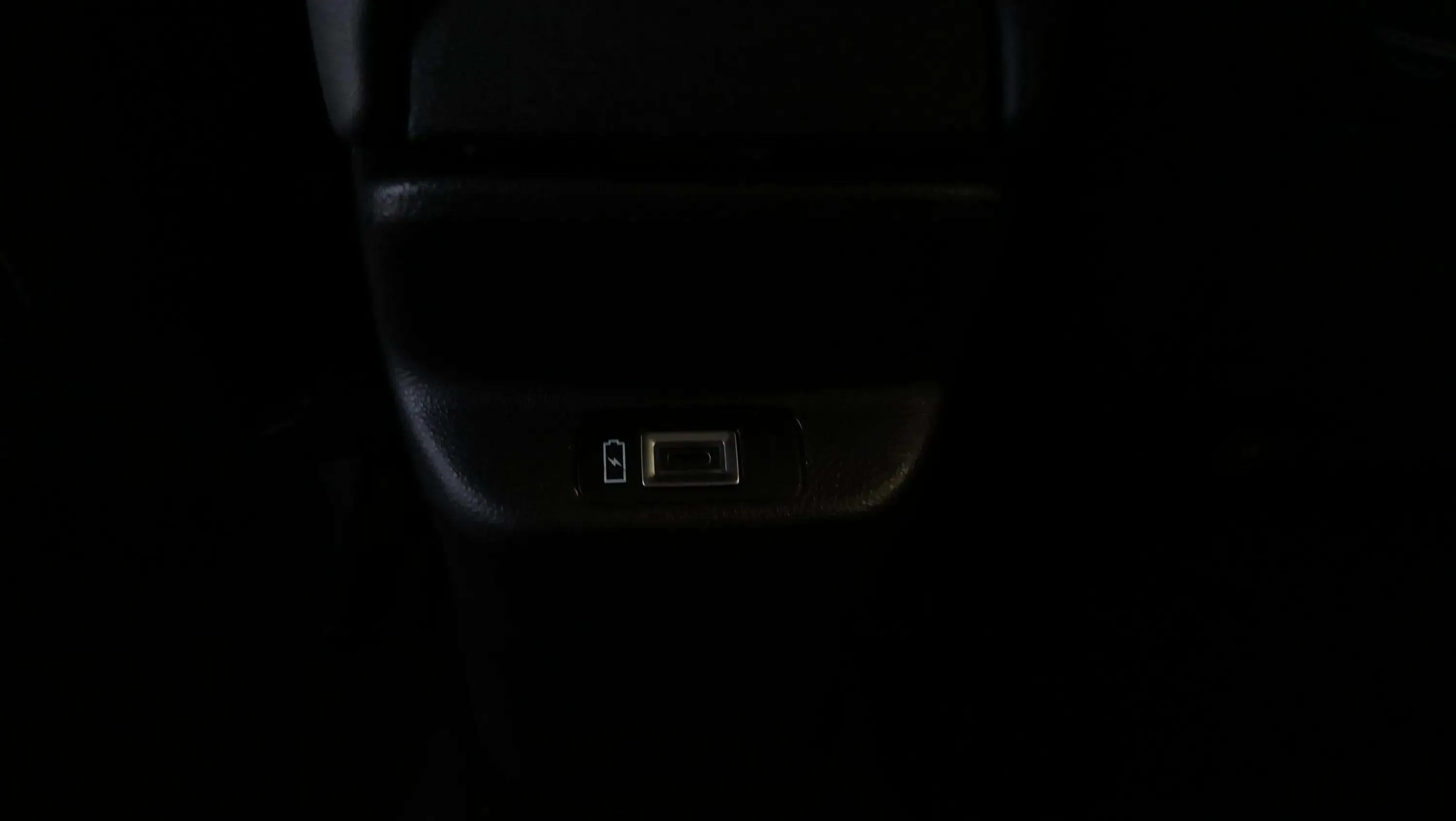 Jeep Avenger 1.2 eHybrid Altitude - foto 33