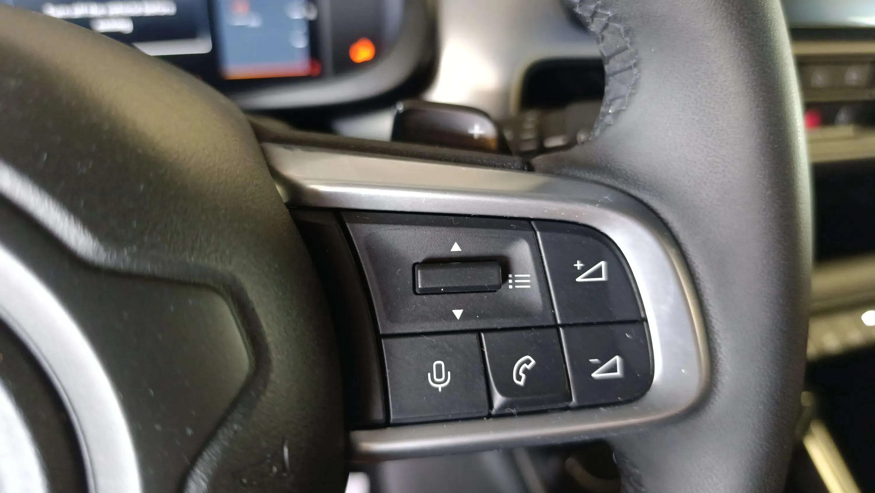 Jeep Avenger 1.2 eHybrid Altitude - foto 13