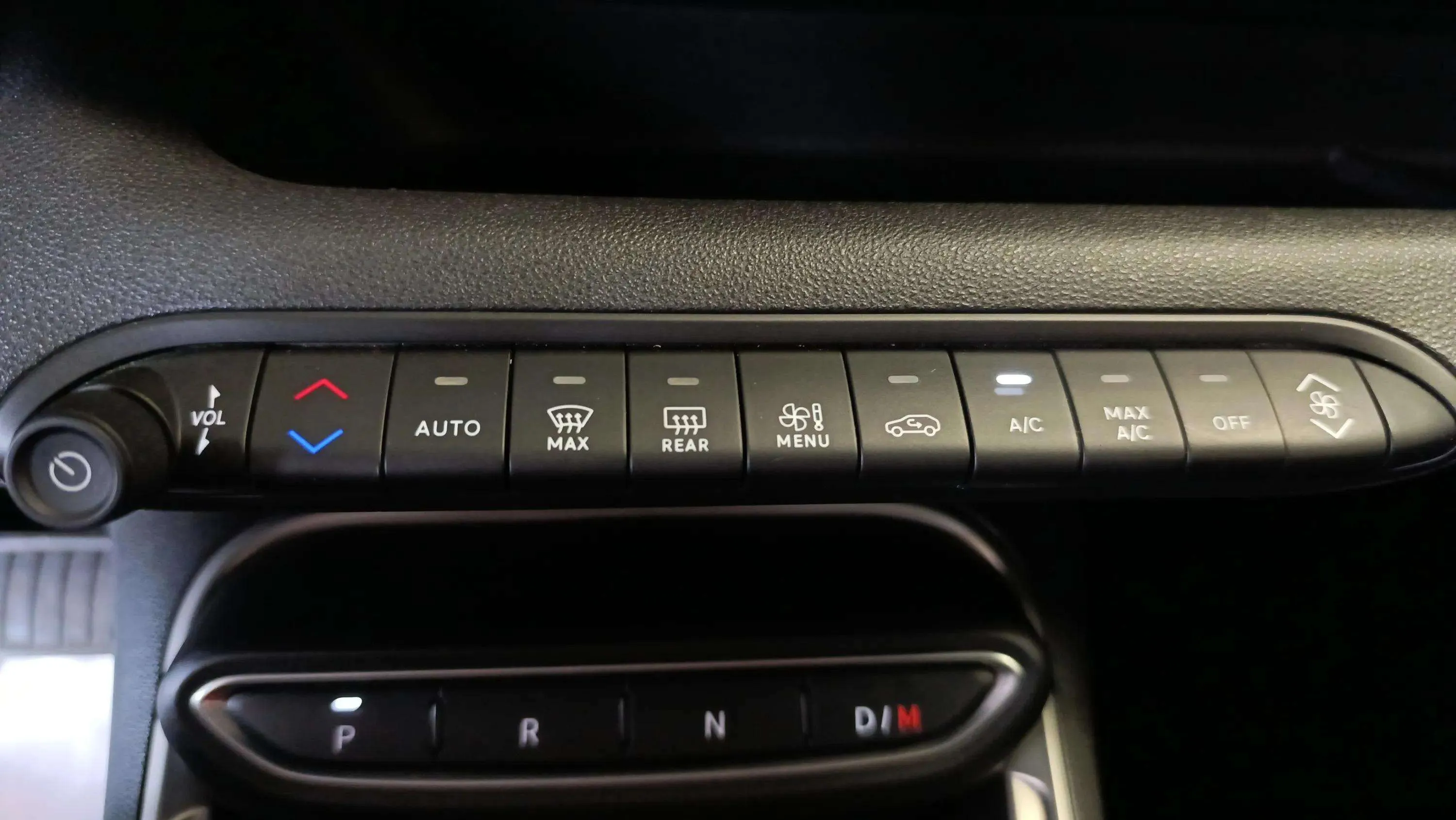 Jeep Avenger 1.2 eHybrid Altitude - foto 25