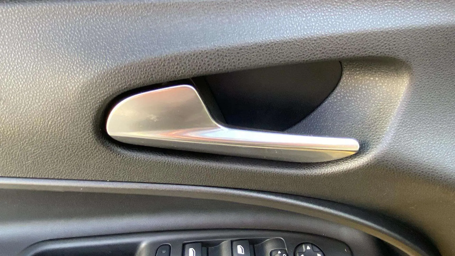 Jeep Avenger 1.2 eHybrid Altitude - foto 18