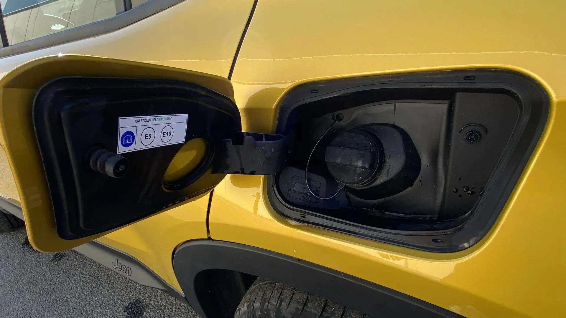 Jeep Avenger 1.2 eHybrid Altitude - foto 44