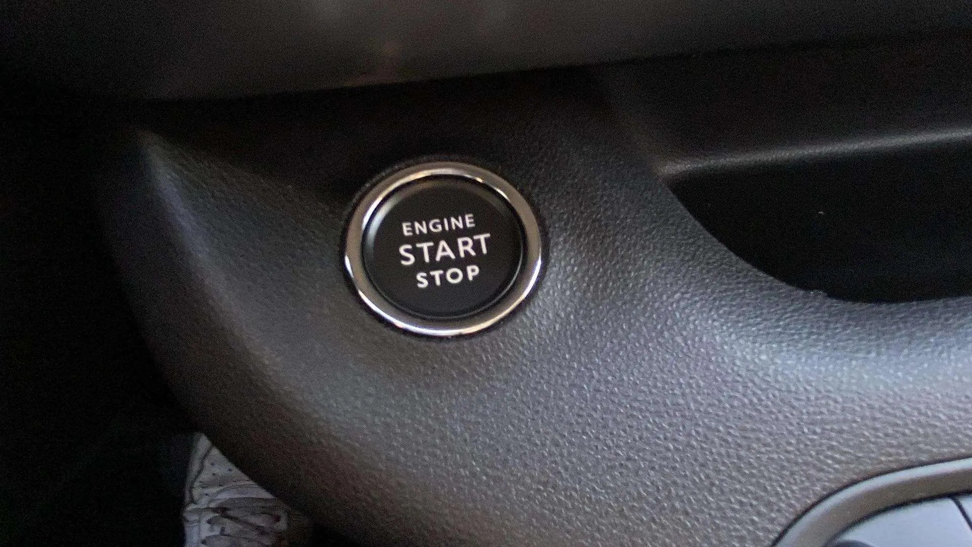 Jeep Avenger 1.2 eHybrid Altitude - foto 25