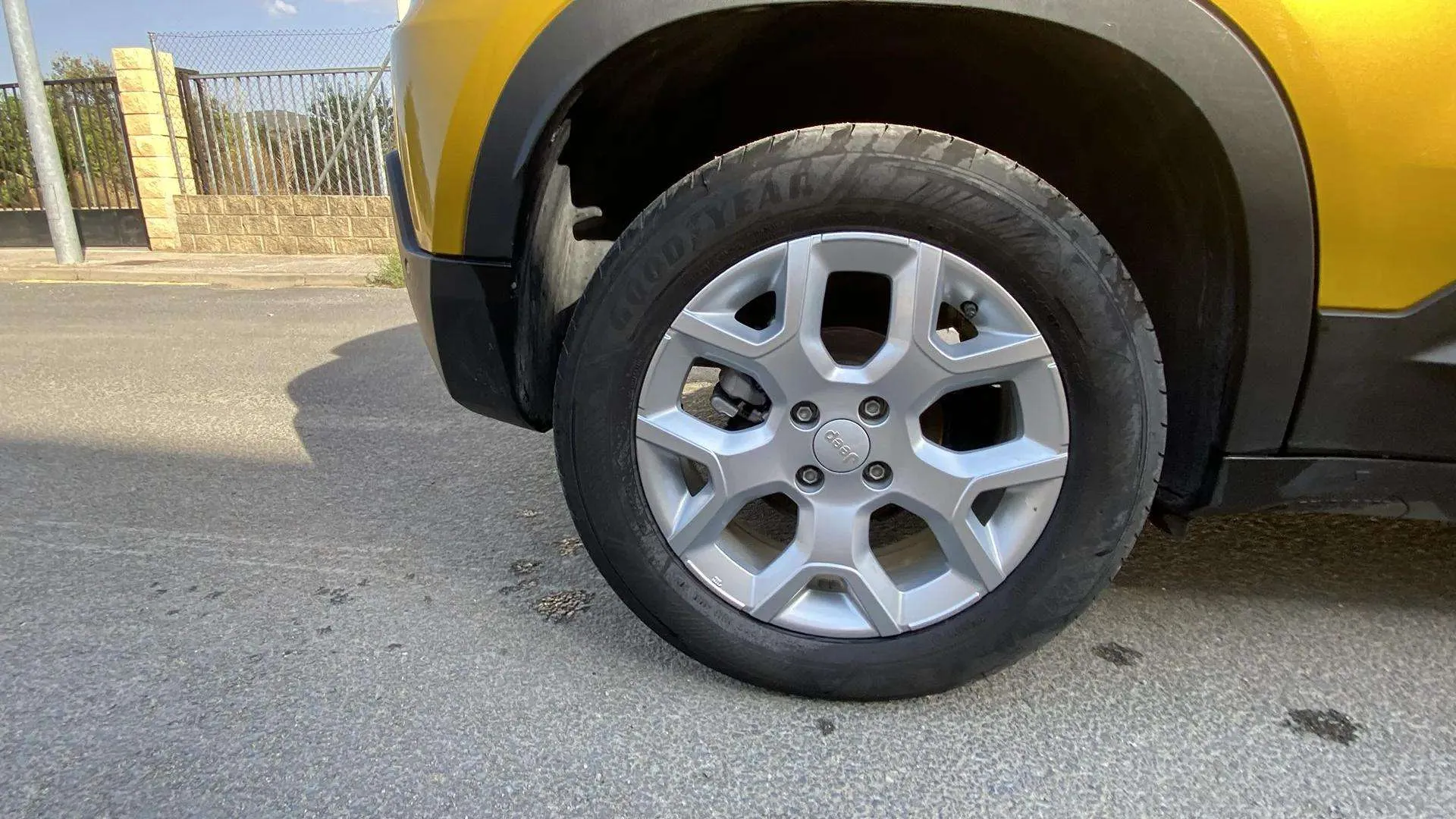 Jeep Avenger 1.2 eHybrid Altitude - foto 40