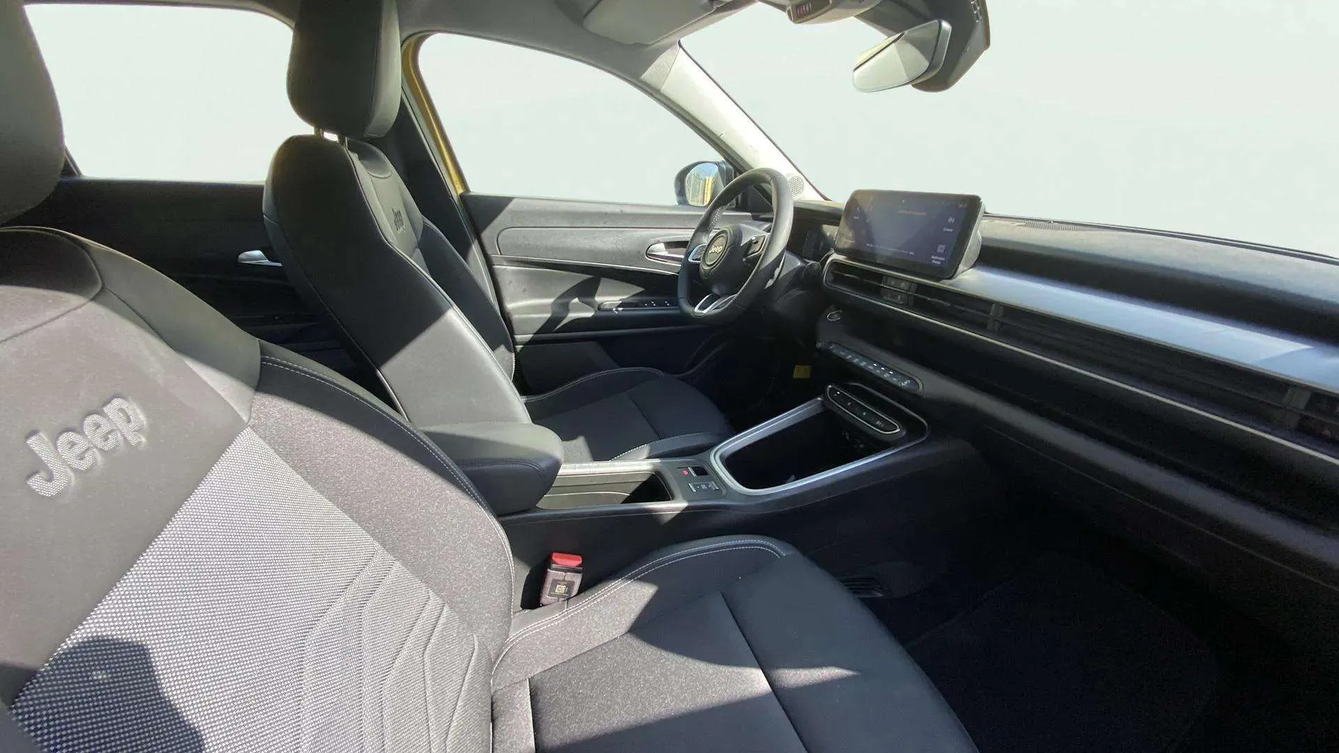 Jeep Avenger 1.2 eHybrid Altitude - foto 17