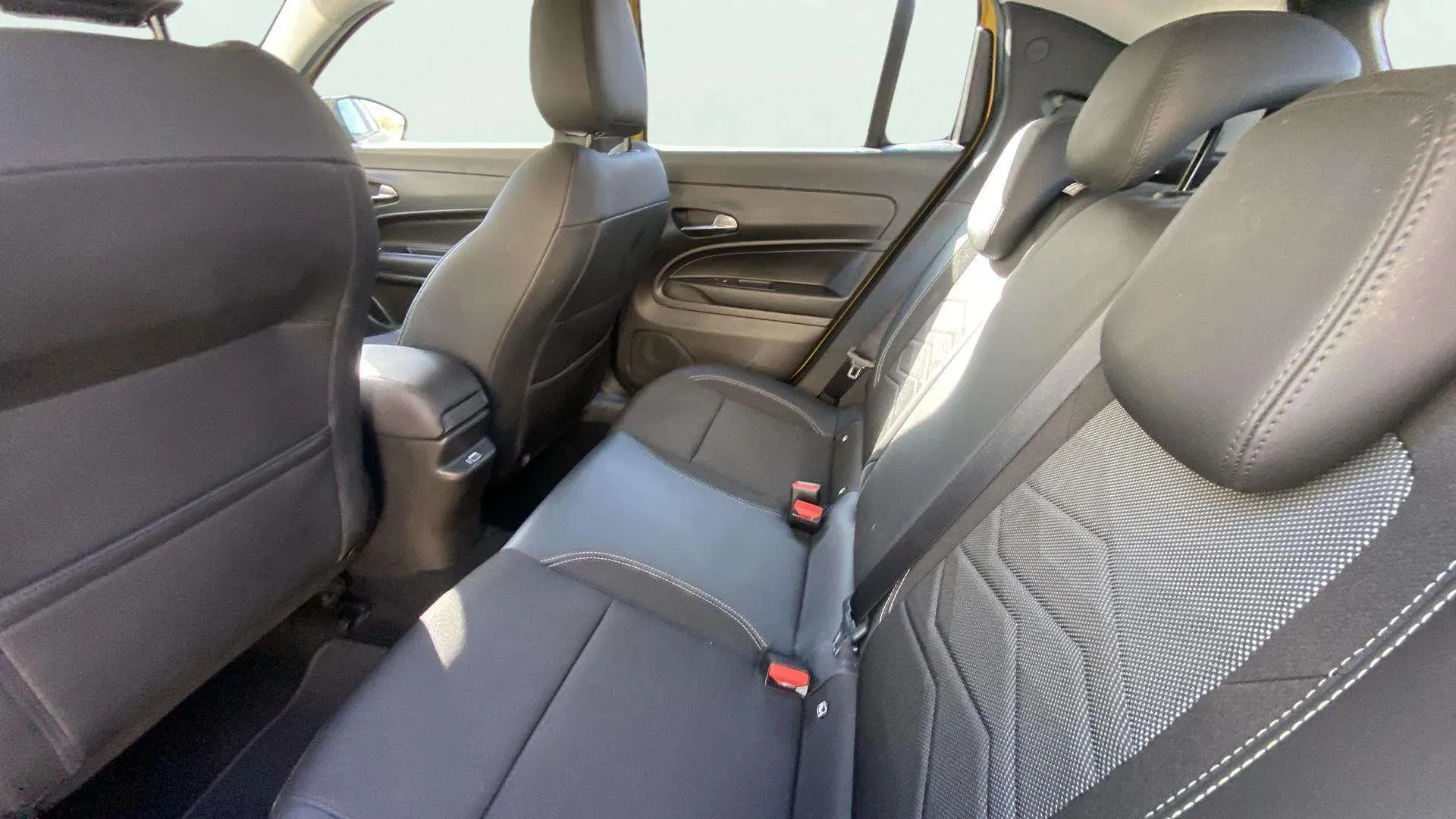 Jeep Avenger 1.2 eHybrid Altitude - foto 14