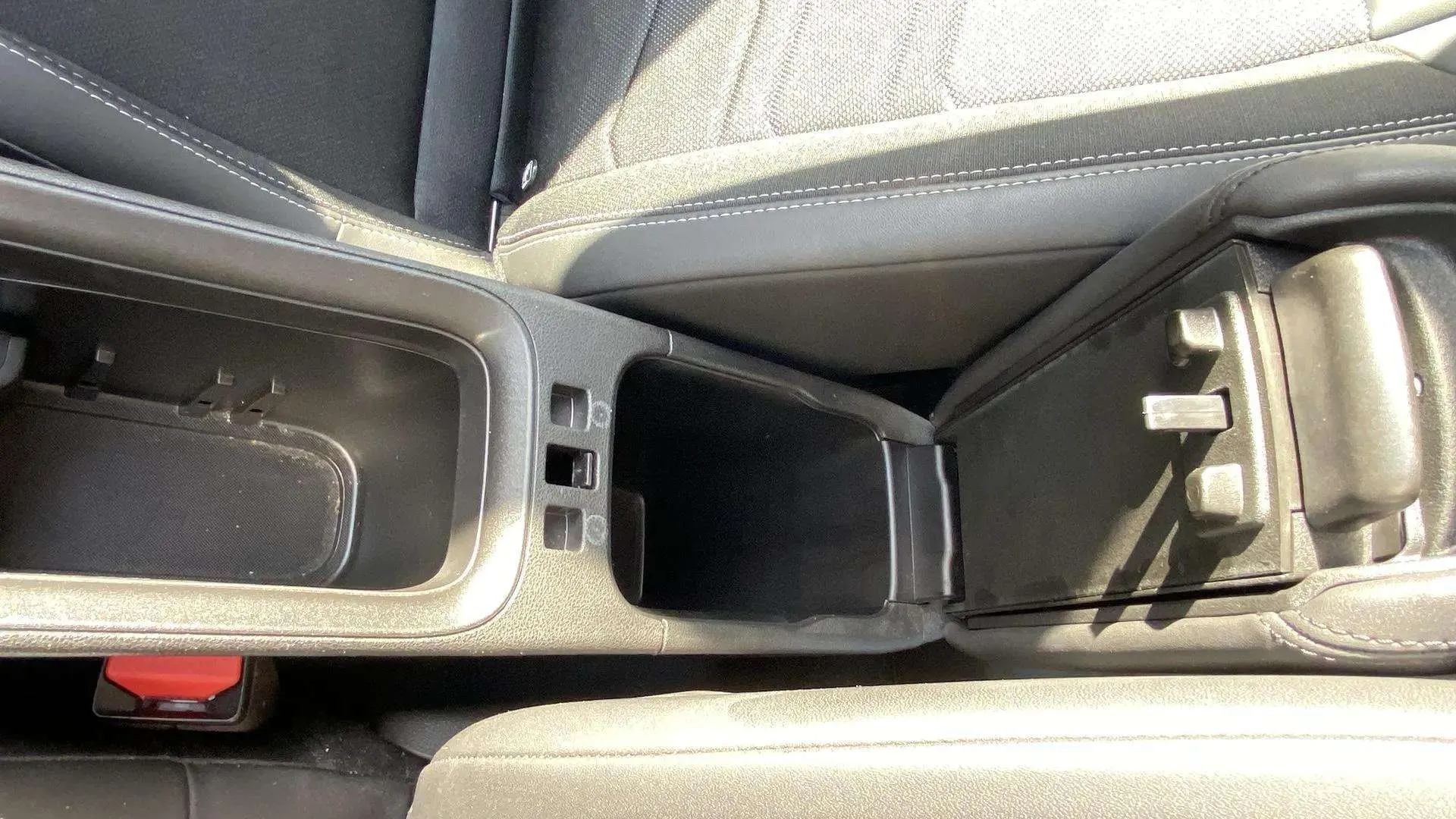 Jeep Avenger 1.2 eHybrid Altitude - foto 31