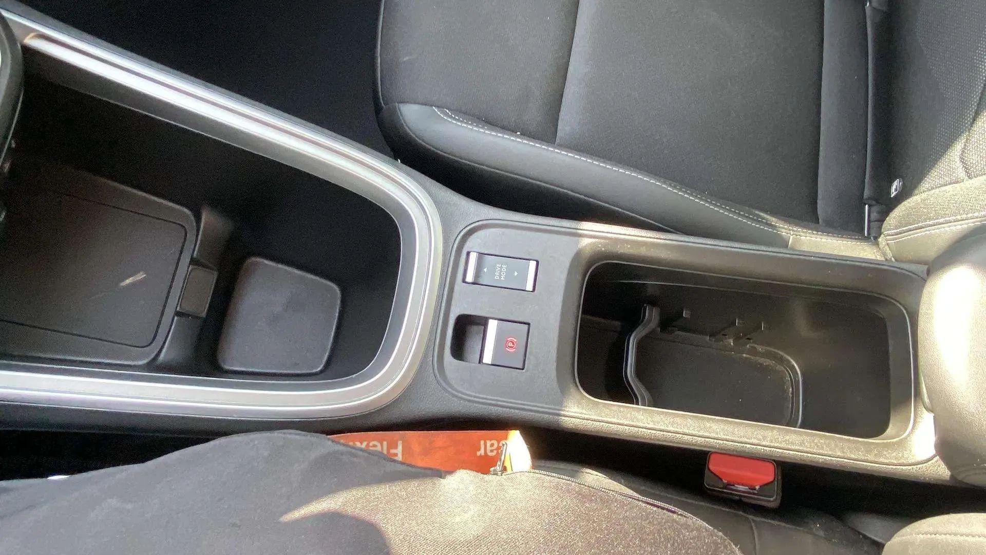 Jeep Avenger 1.2 eHybrid Altitude - foto 30