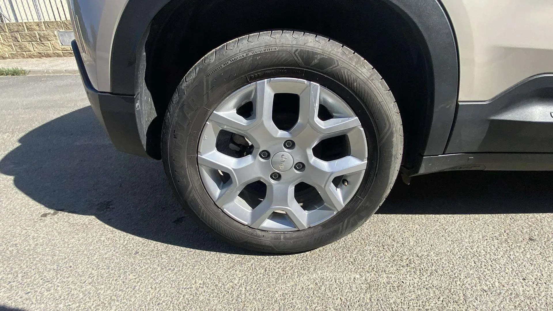 Jeep Avenger 1.2 eHybrid Altitude - foto 40