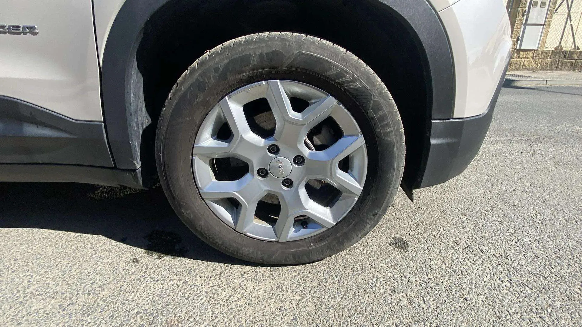 Jeep Avenger 1.2 eHybrid Altitude - foto 39