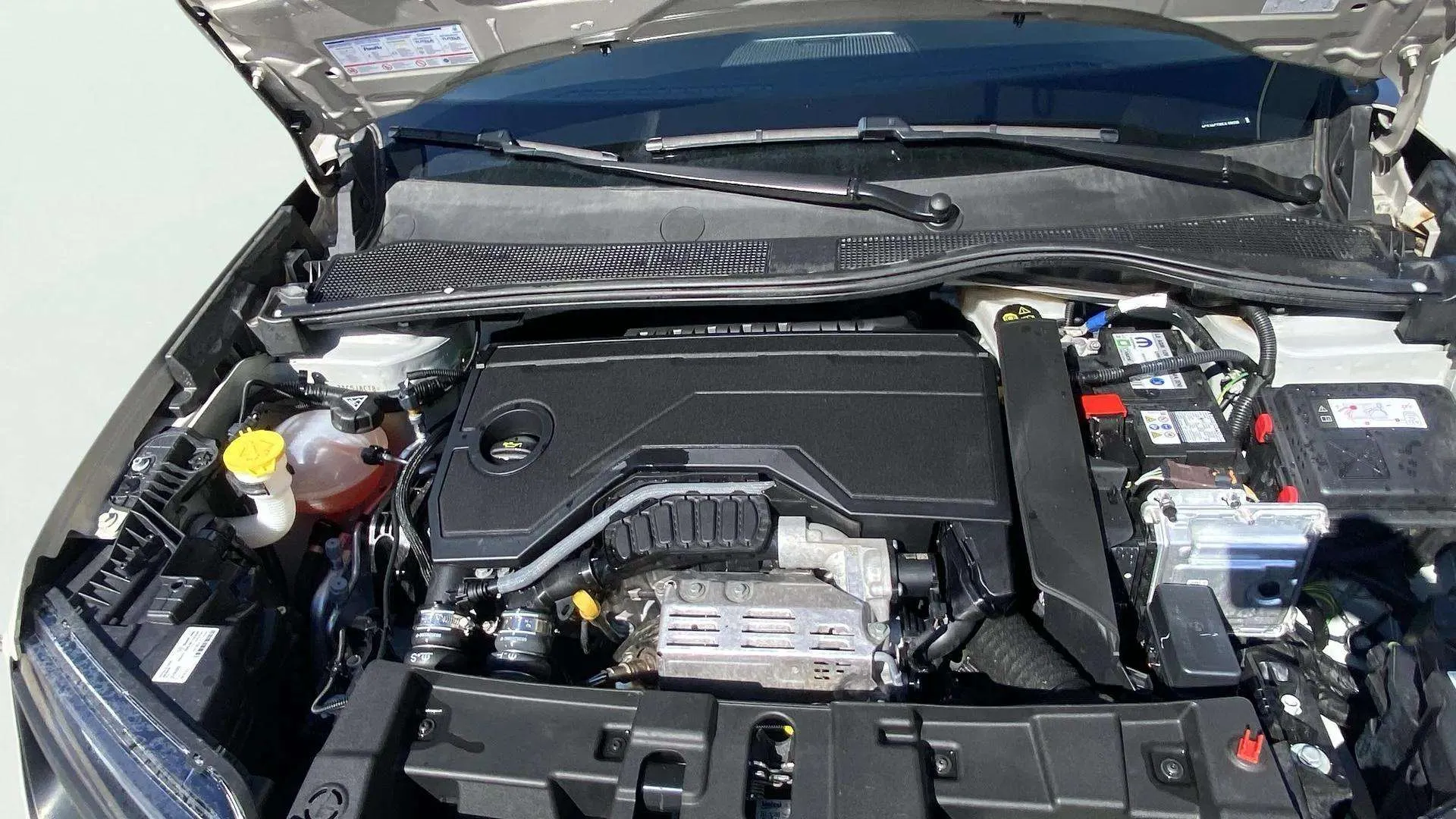 Jeep Avenger 1.2 eHybrid Altitude - foto 43