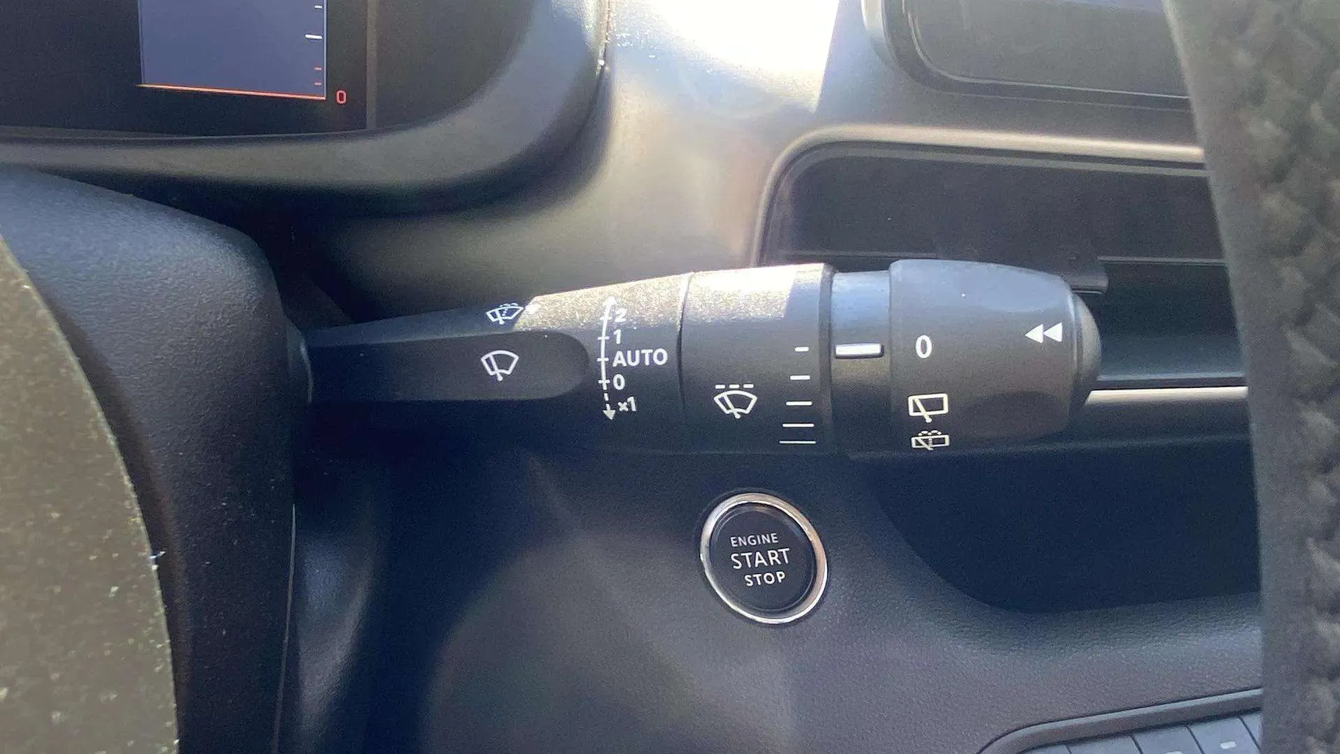 Jeep Avenger 1.2 eHybrid Altitude - foto 33