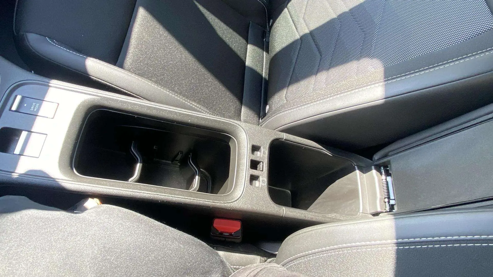 Jeep Avenger 1.2 eHybrid Altitude - foto 29