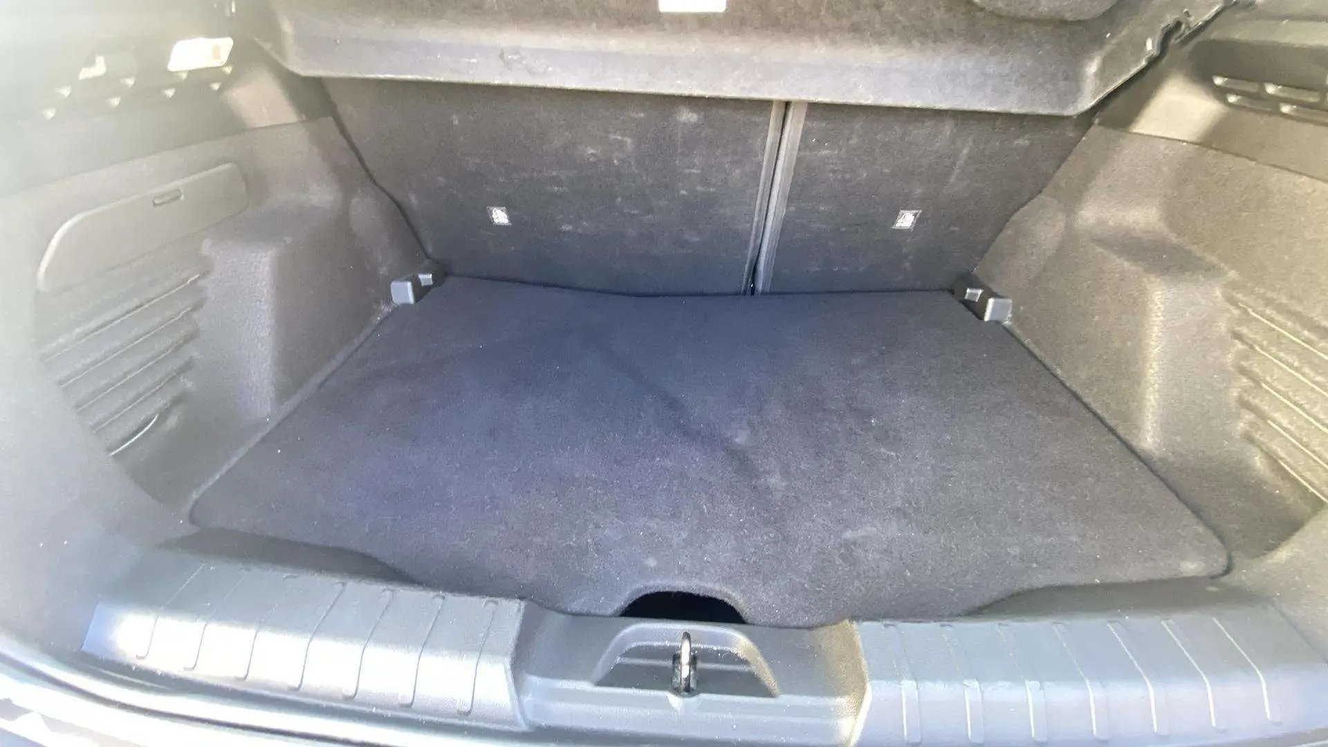Jeep Avenger 1.2 eHybrid Altitude - foto 15