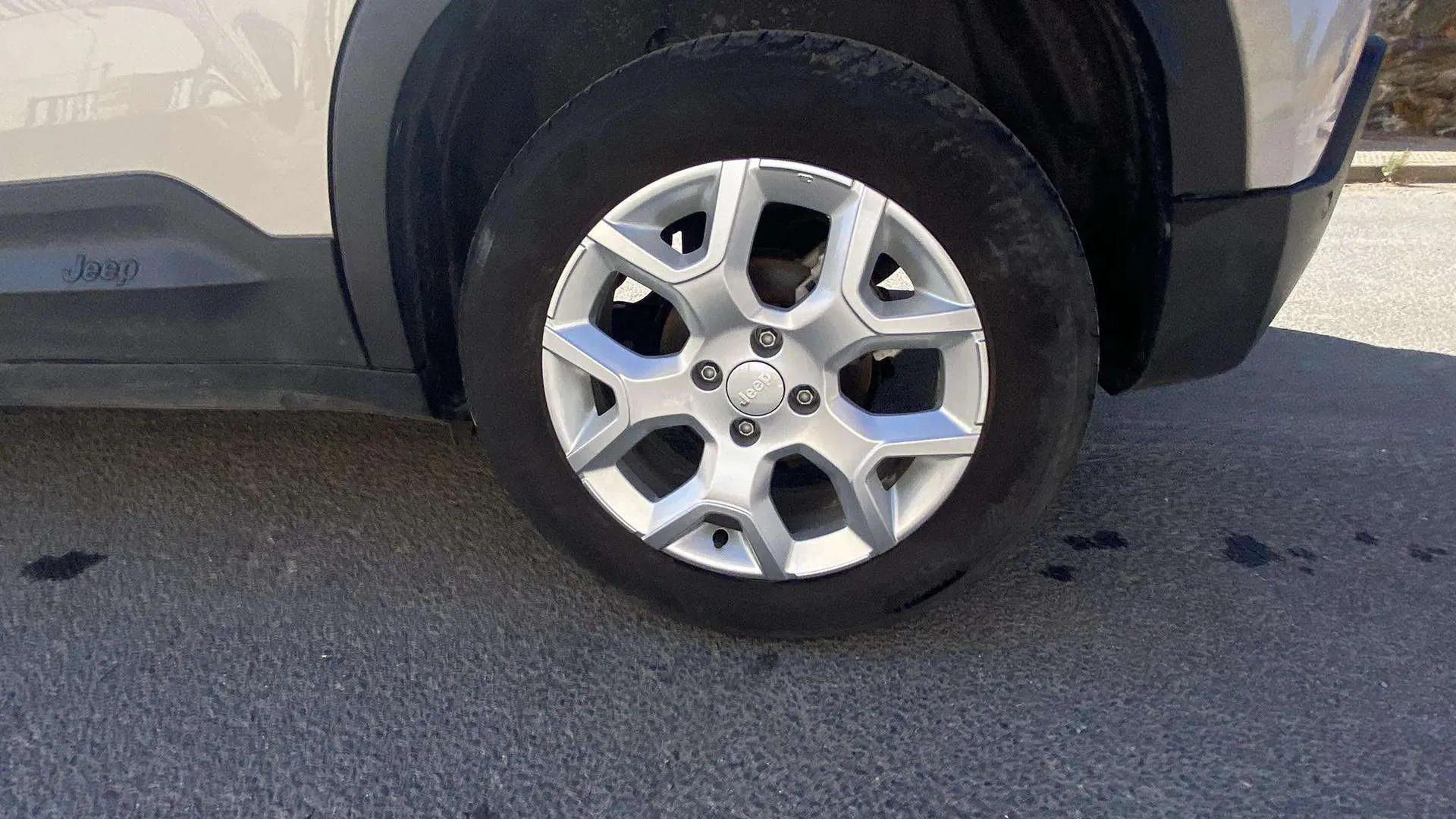Jeep Avenger 1.2 eHybrid Altitude - foto 41
