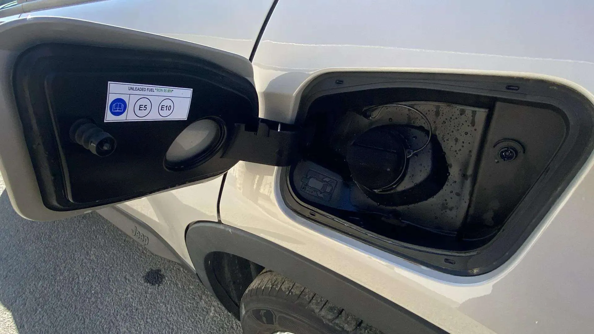 Jeep Avenger 1.2 eHybrid Altitude - foto 44