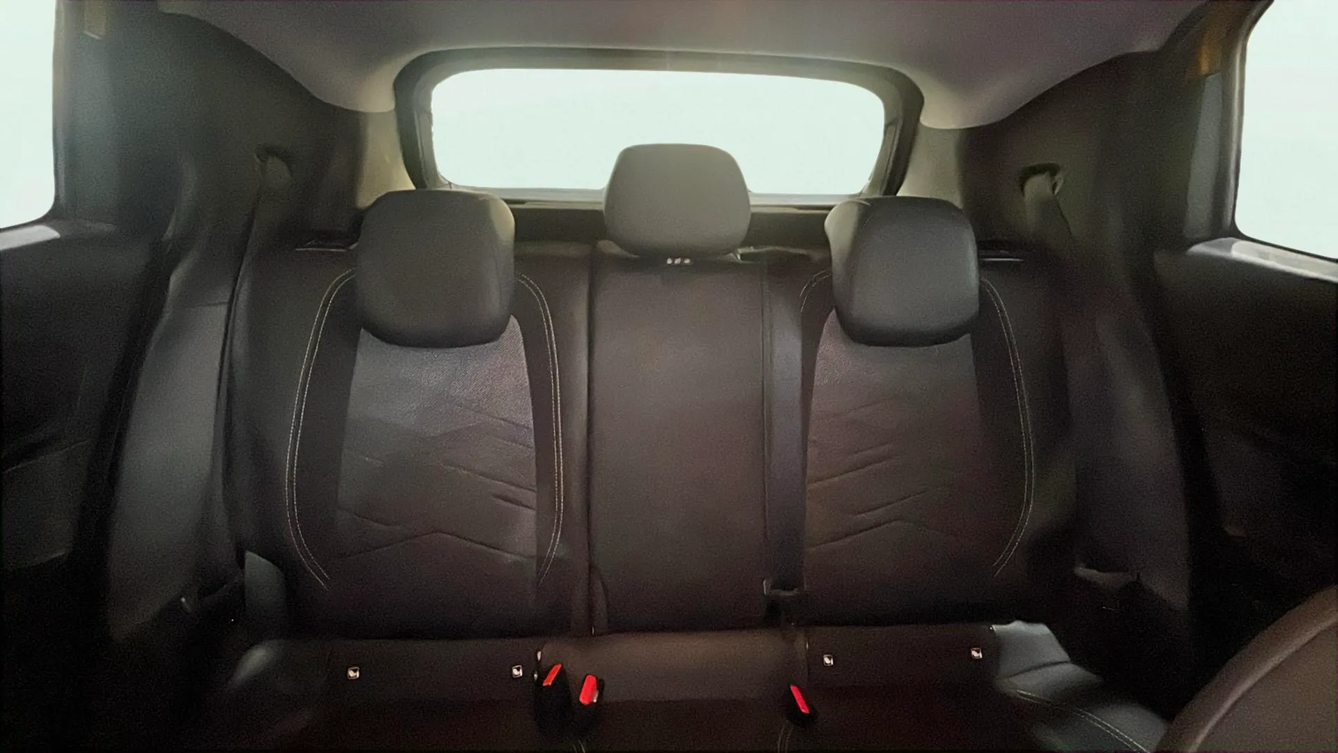 Jeep Avenger 1.2 eHybrid Altitude - foto 19