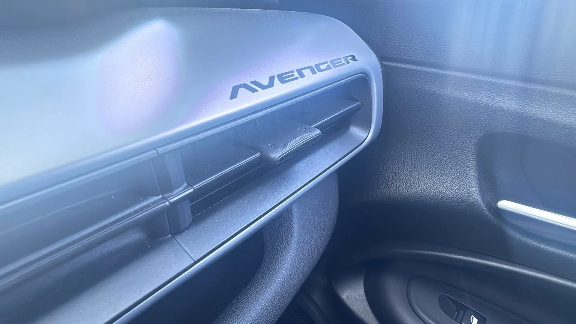 Jeep Avenger 1.2 eHybrid Altitude - foto 24