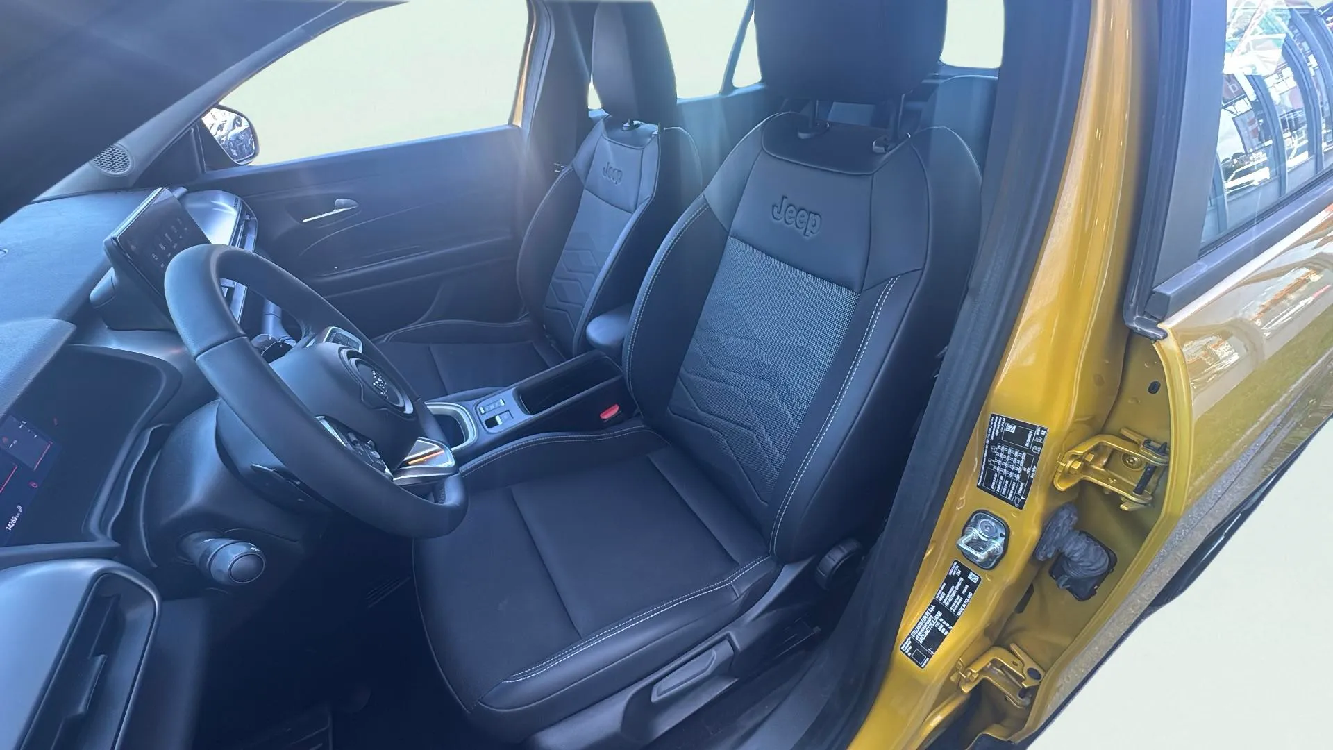 Jeep Avenger 1.2 eHybrid Altitude - foto 12