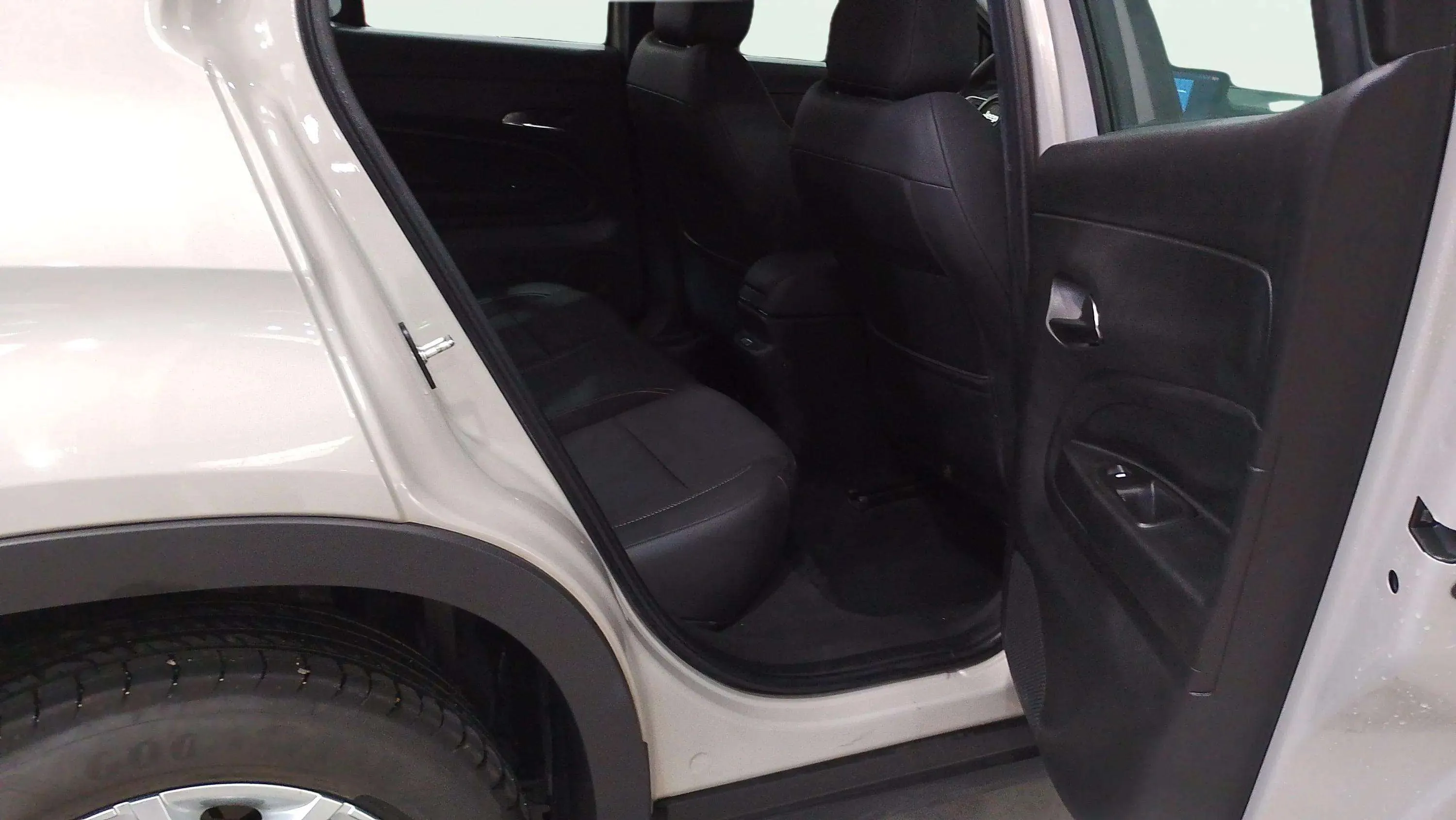 Jeep Avenger 1.2 G Altitude - foto 14
