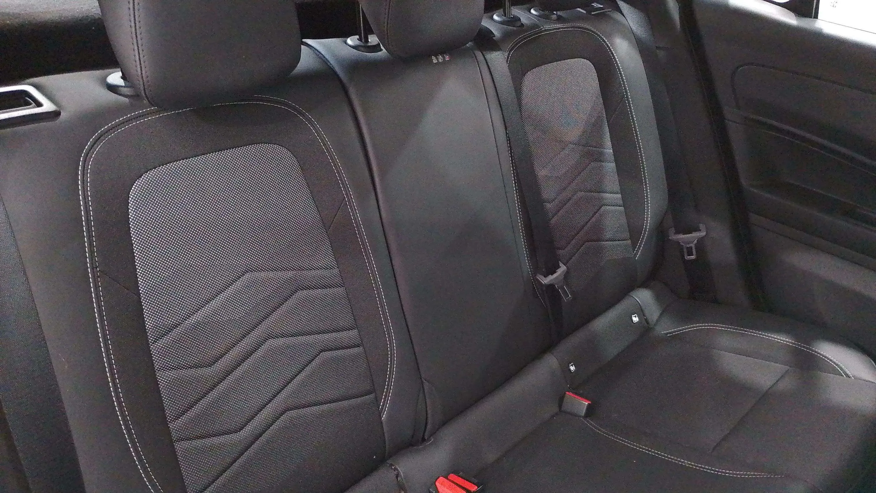 Jeep Avenger 1.2 G Altitude - foto 23