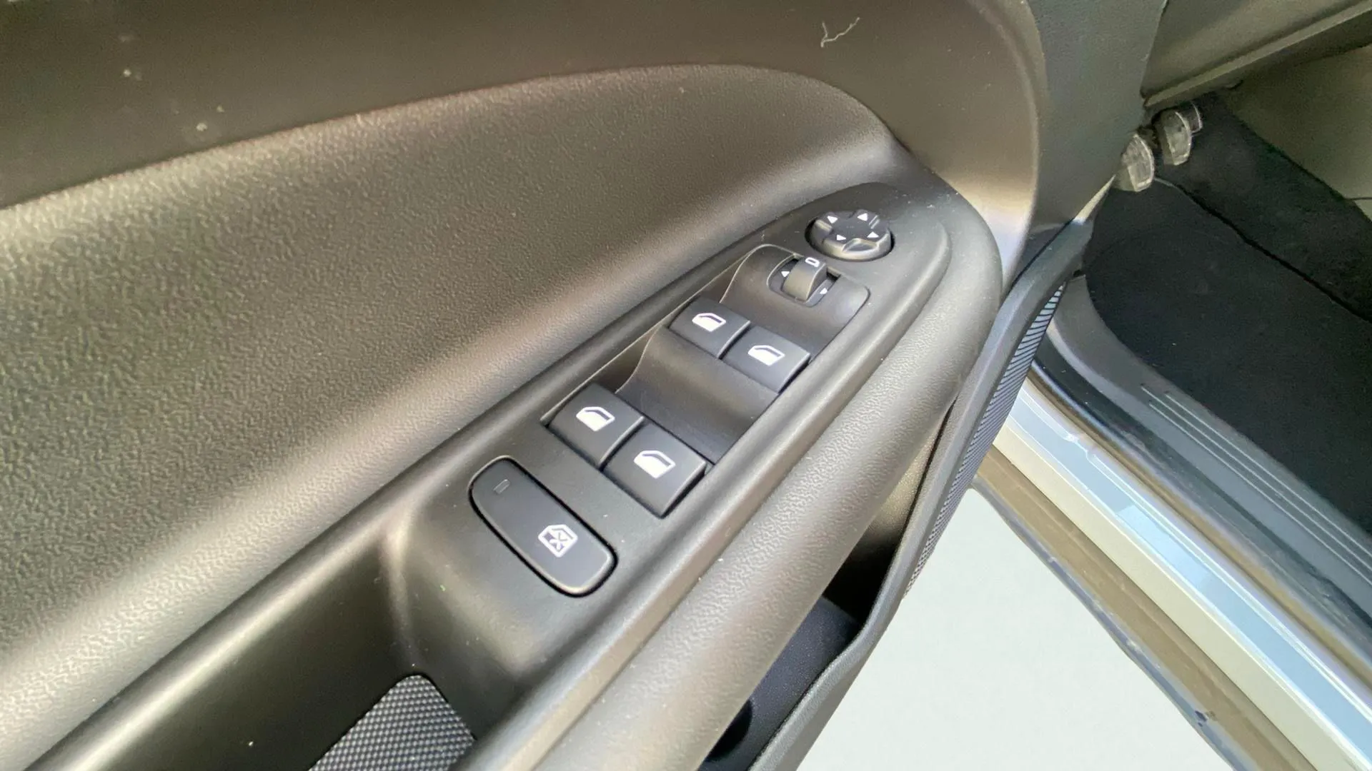 Jeep Avenger 1.2 G Altitude - foto 19