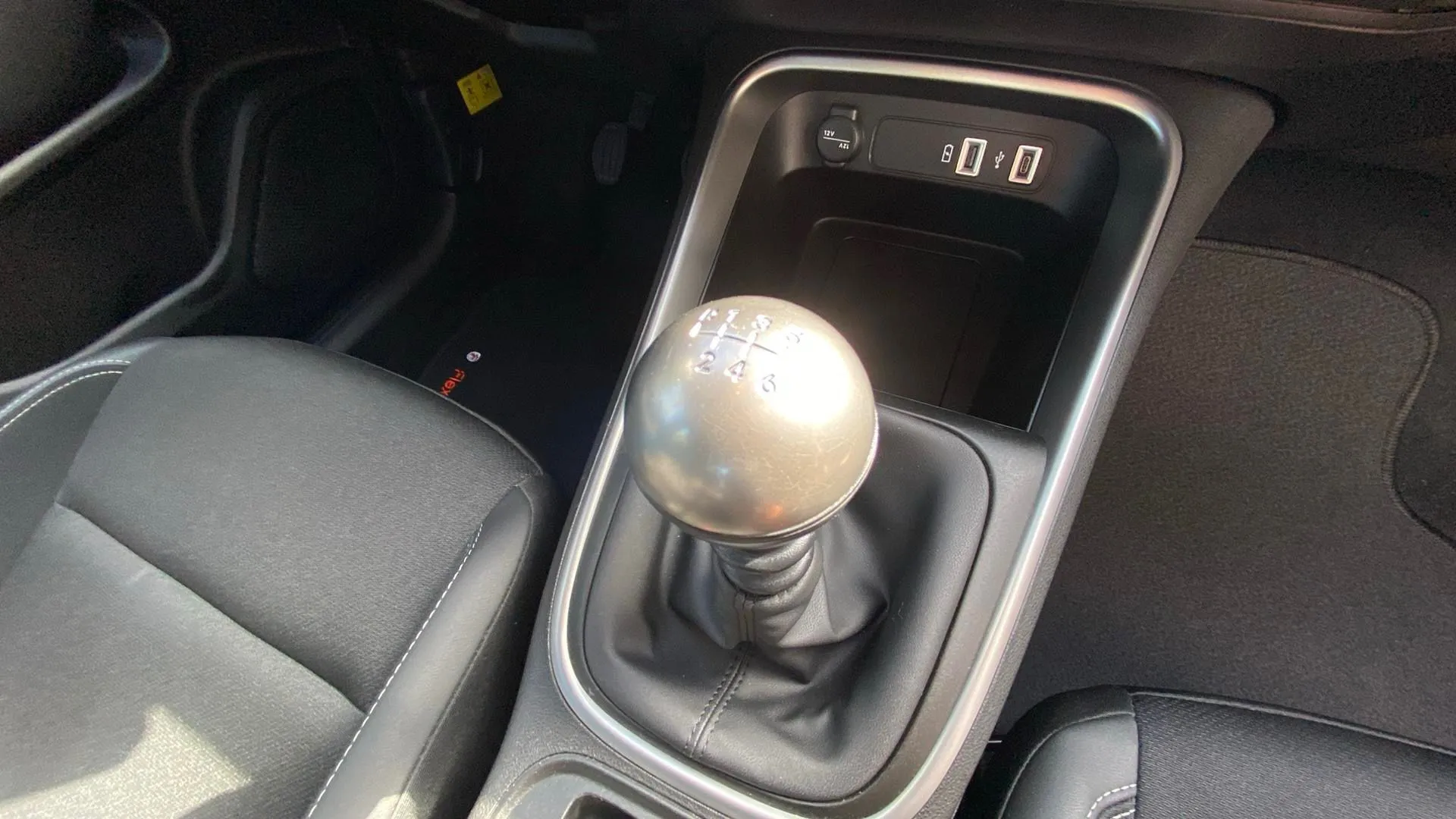 Jeep Avenger 1.2 G Altitude - foto 16