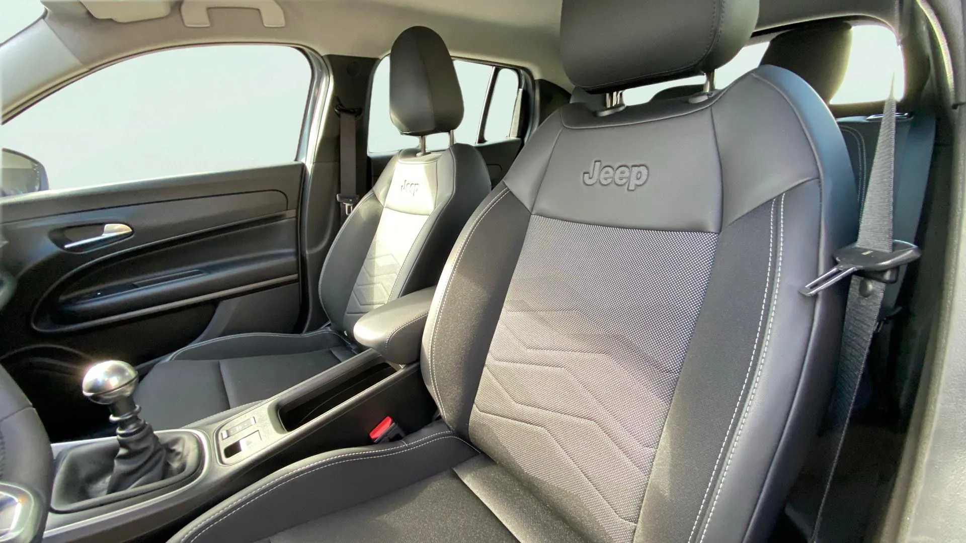 Jeep Avenger 1.2 G Altitude - foto 18