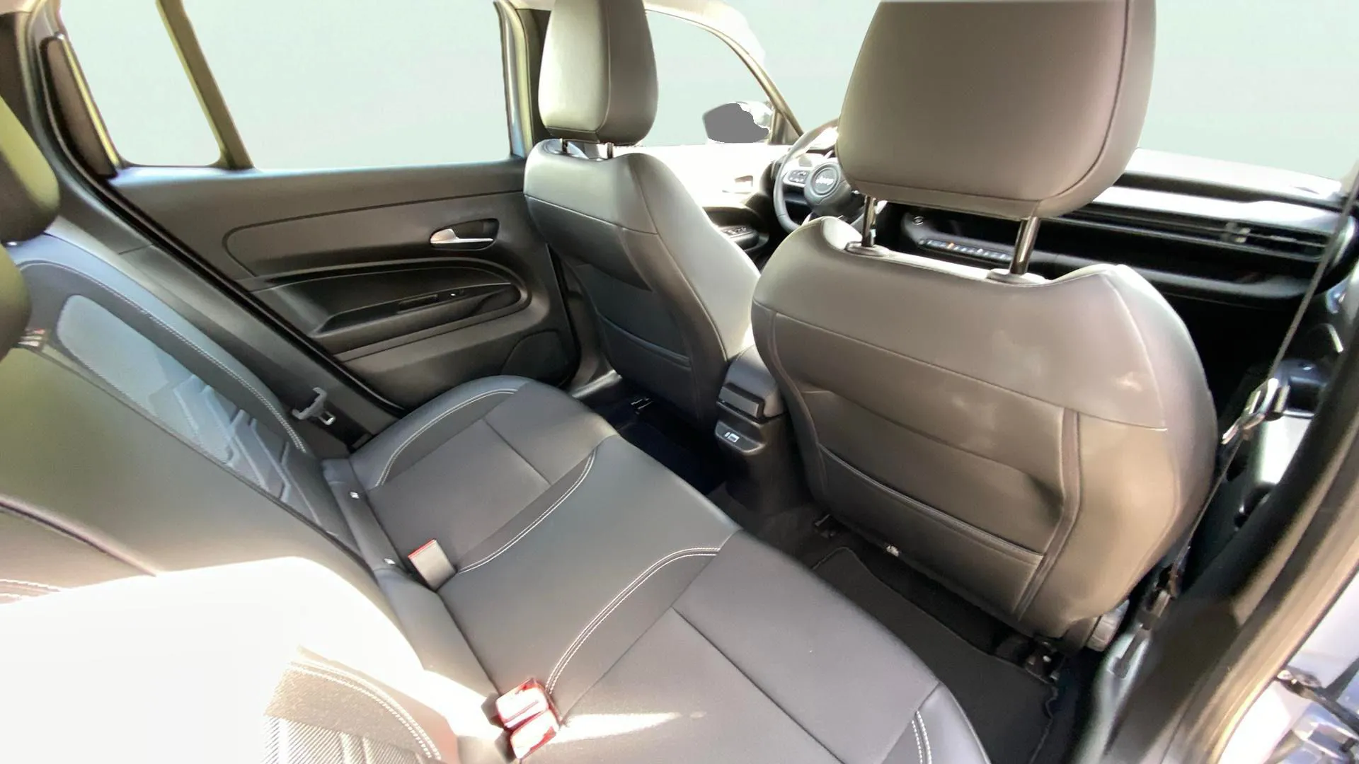 Jeep Avenger 1.2 G Altitude - foto 23