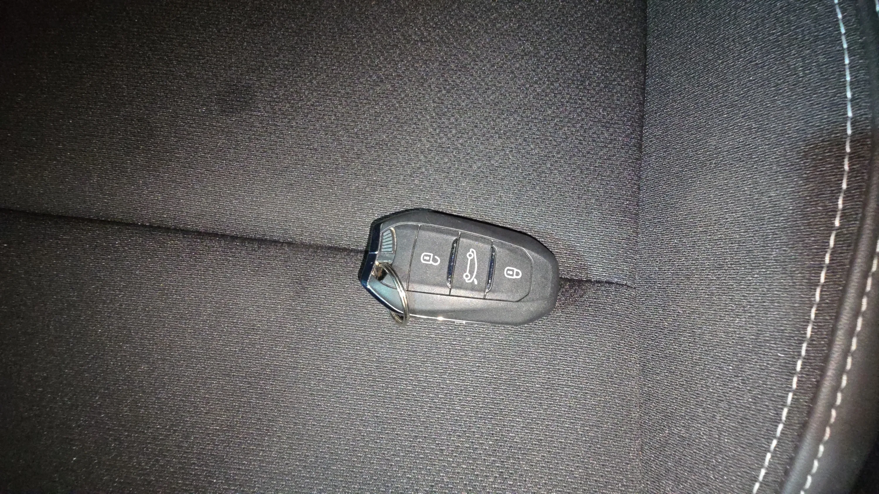 Jeep Avenger 1.2 G Altitude - foto 21
