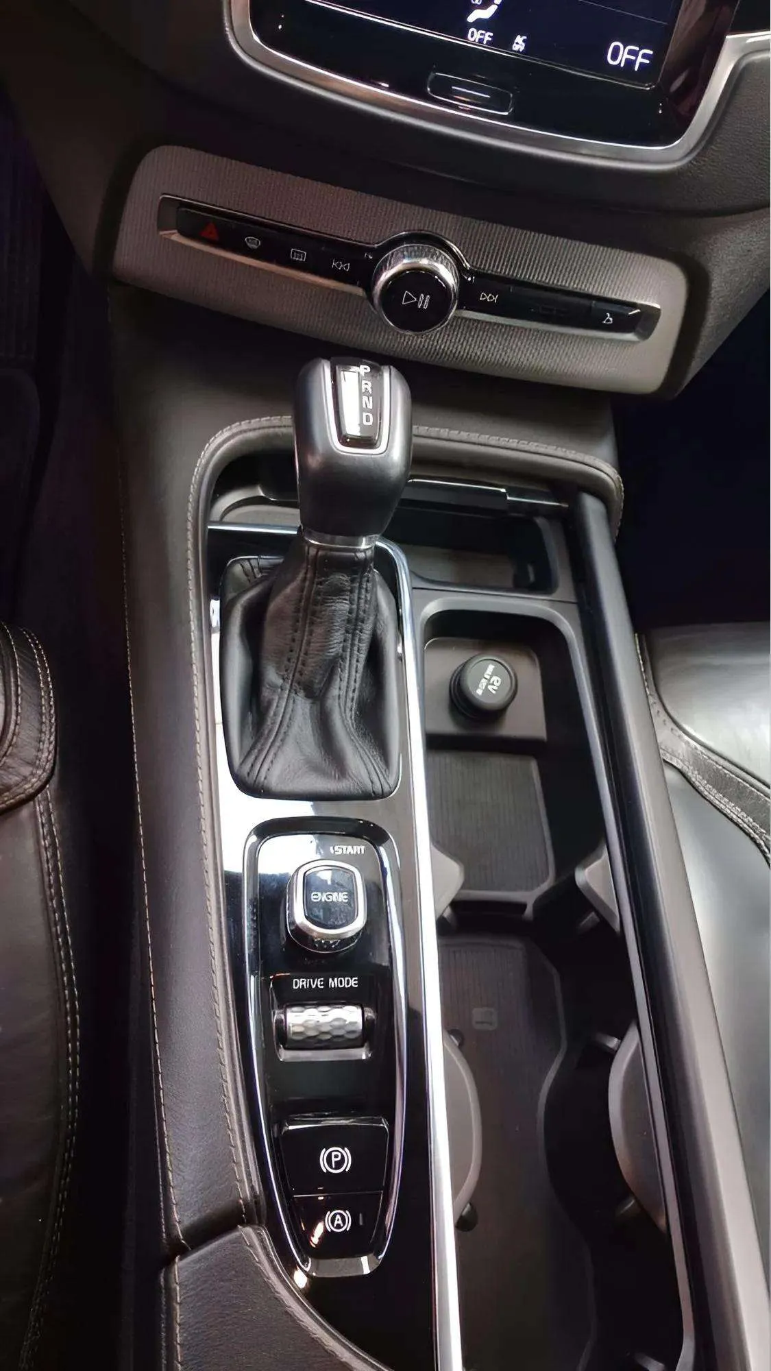 Volvo XC90 2.0 D5 AWD Inscription - foto 13
