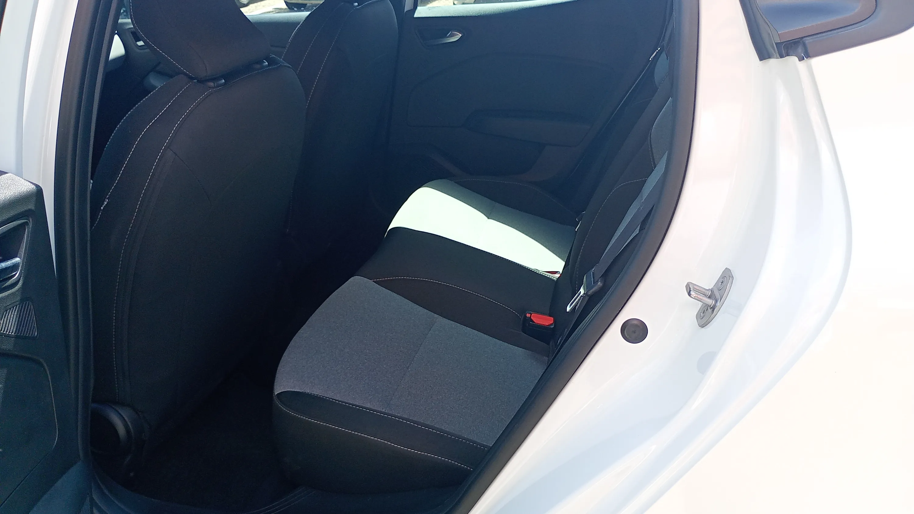 Mitsubishi Colt 100T Motion - foto 16