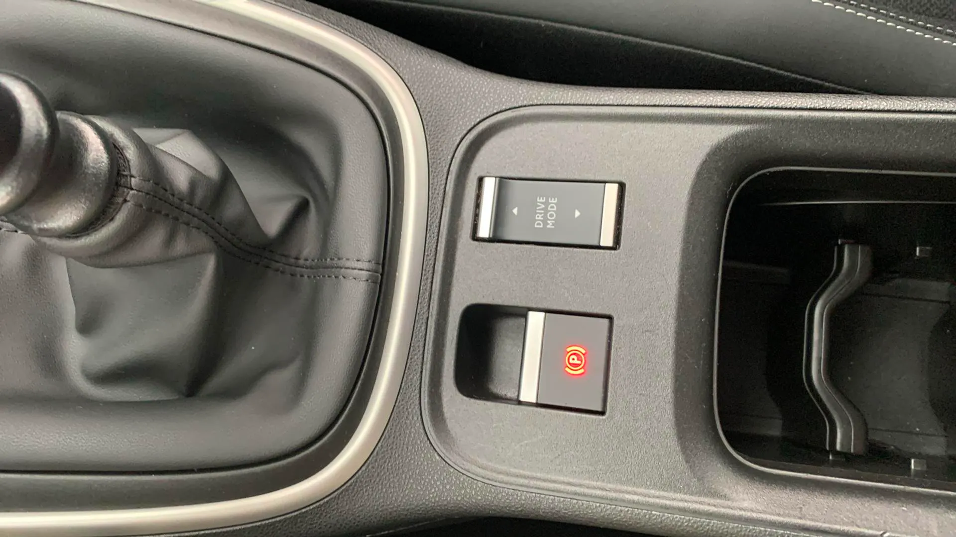 Jeep Avenger 1.2 G Longitude - foto 21