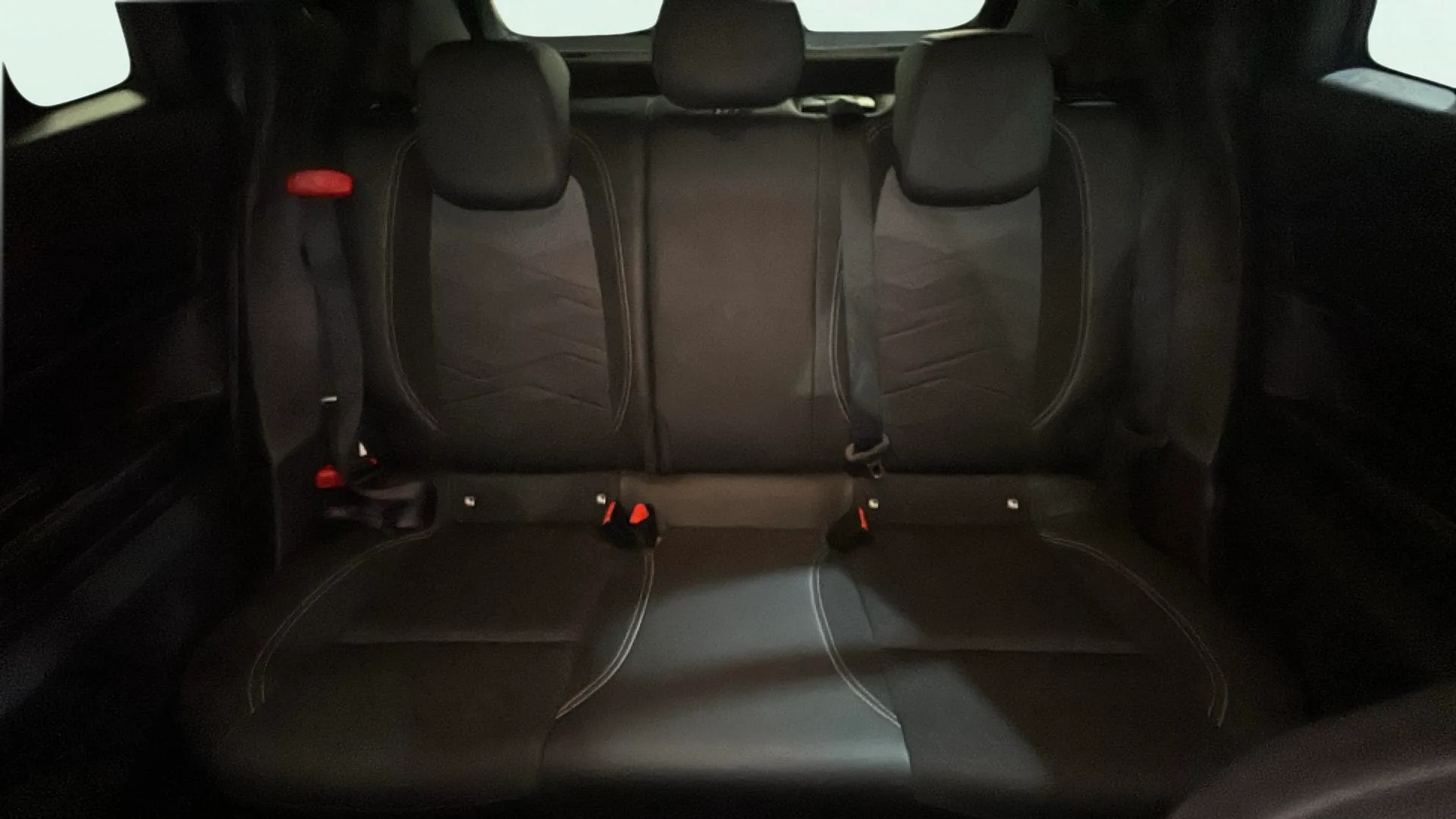 Jeep Avenger 1.2 G Altitude - foto 12