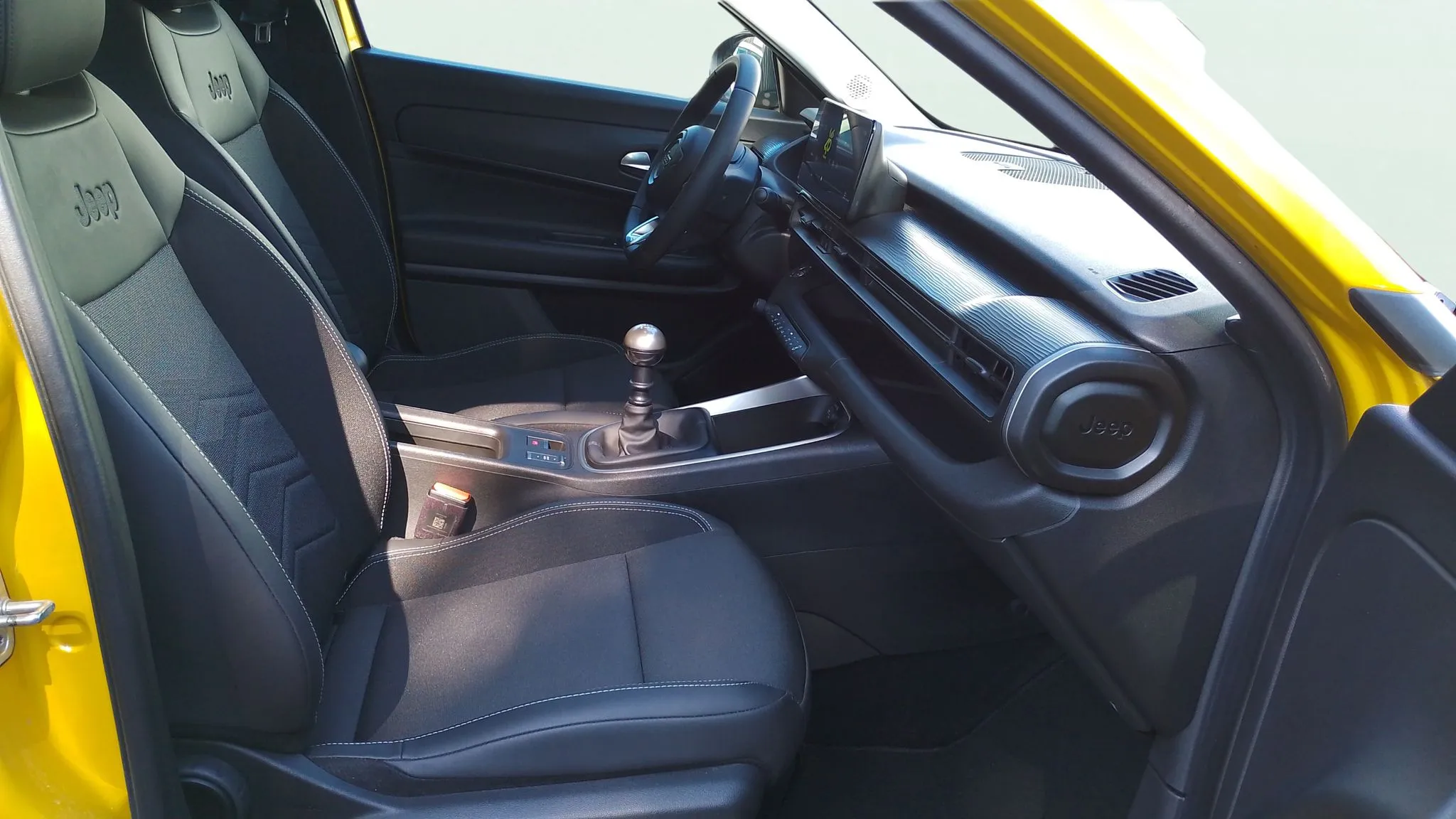 Jeep Avenger 1.2 G Altitude - foto 12