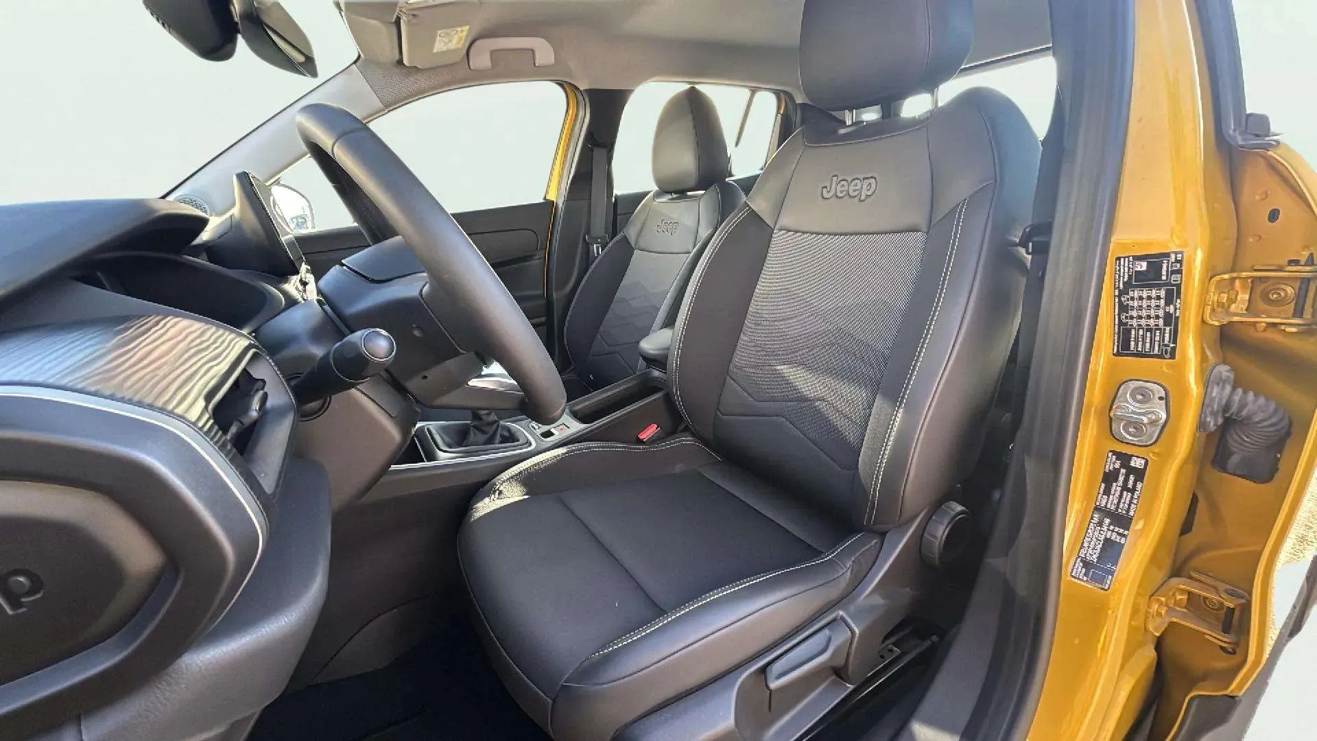 Jeep Avenger 1.2 G Altitude - foto 12