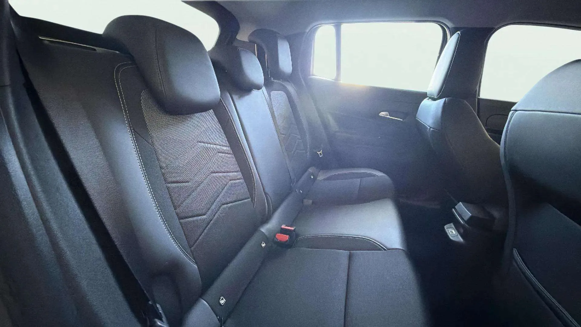 Jeep Avenger 1.2 G Altitude - foto 20