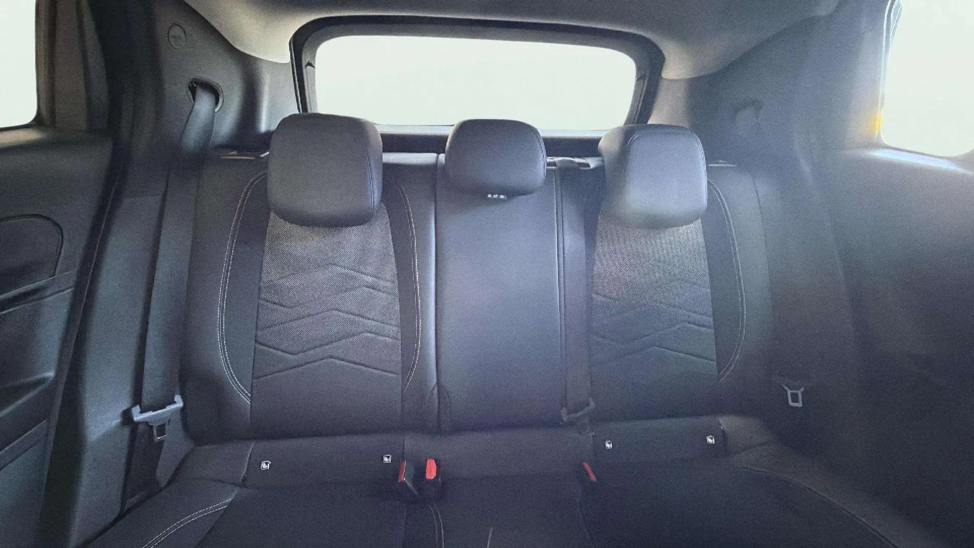 Jeep Avenger 1.2 G Altitude - foto 21
