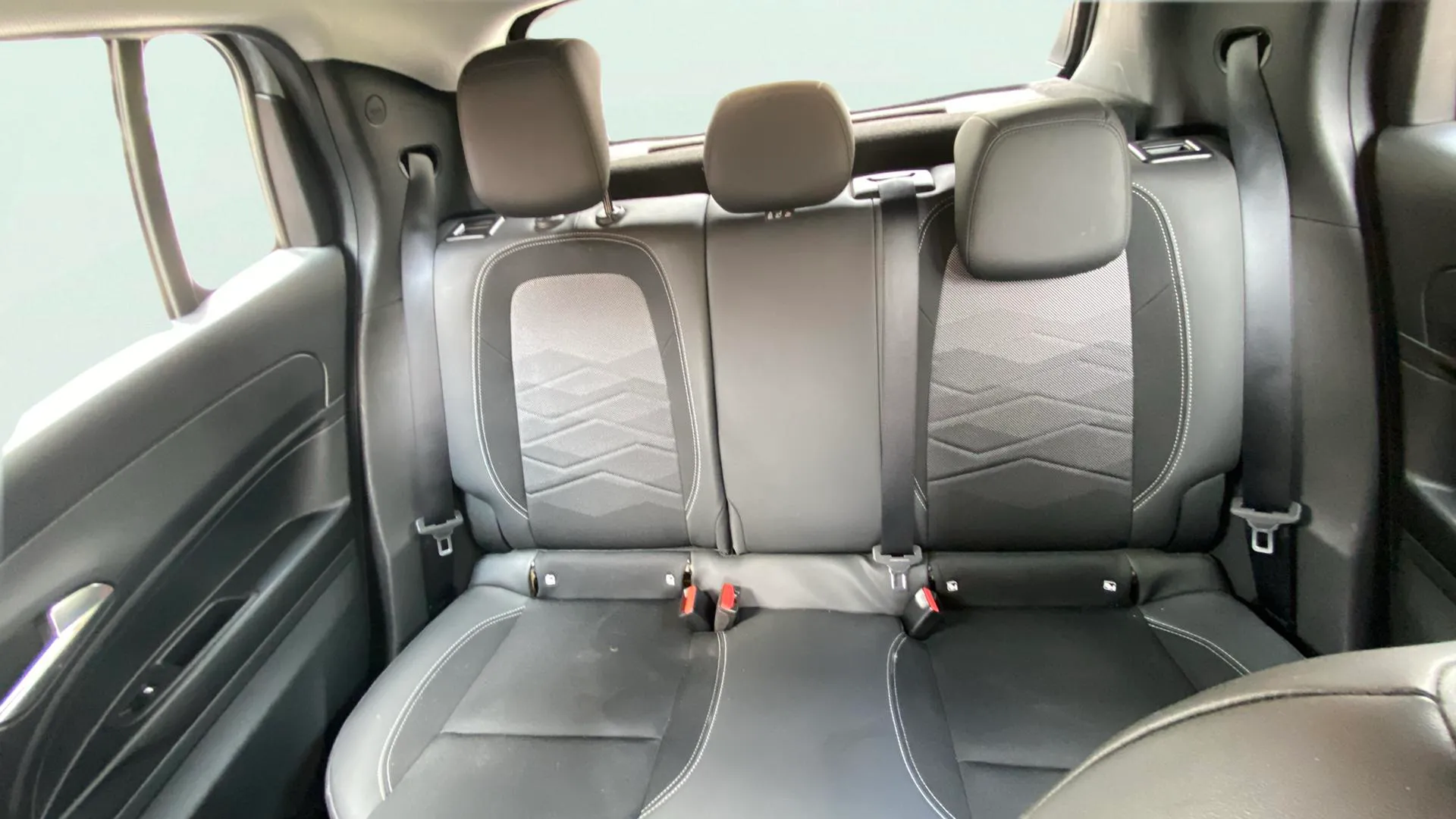 Jeep Avenger 1.2 G Altitude - foto 16