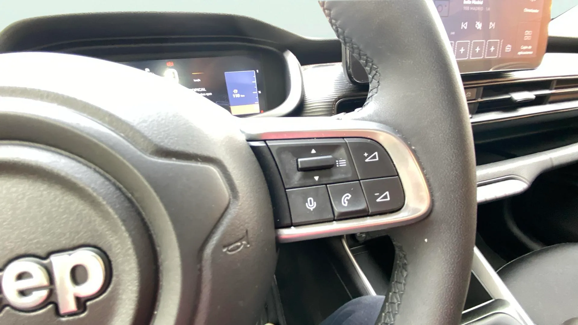 Jeep Avenger 1.2 G Altitude - foto 11