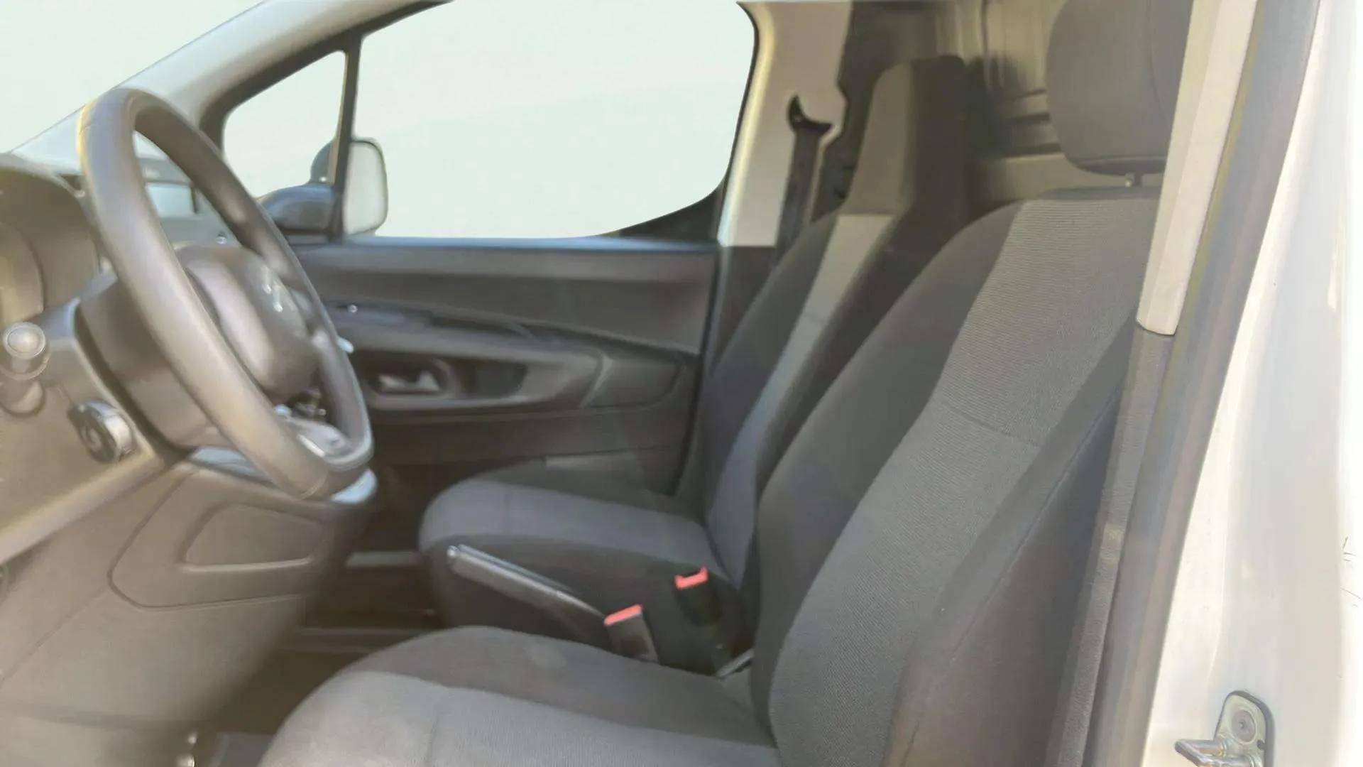 Citroën Berlingo Furgon 1.5 BlueHDi 100 M L1 - foto 14