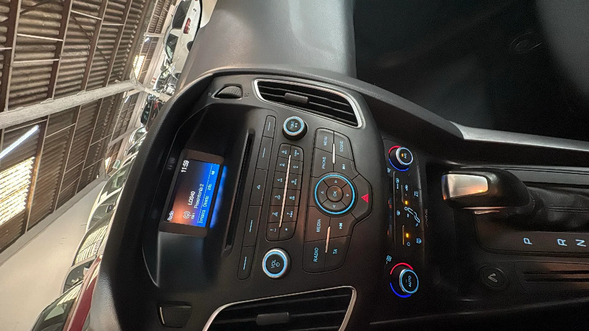 Ford Focus 1.6 TI-VCT PowerShift Business - foto 12