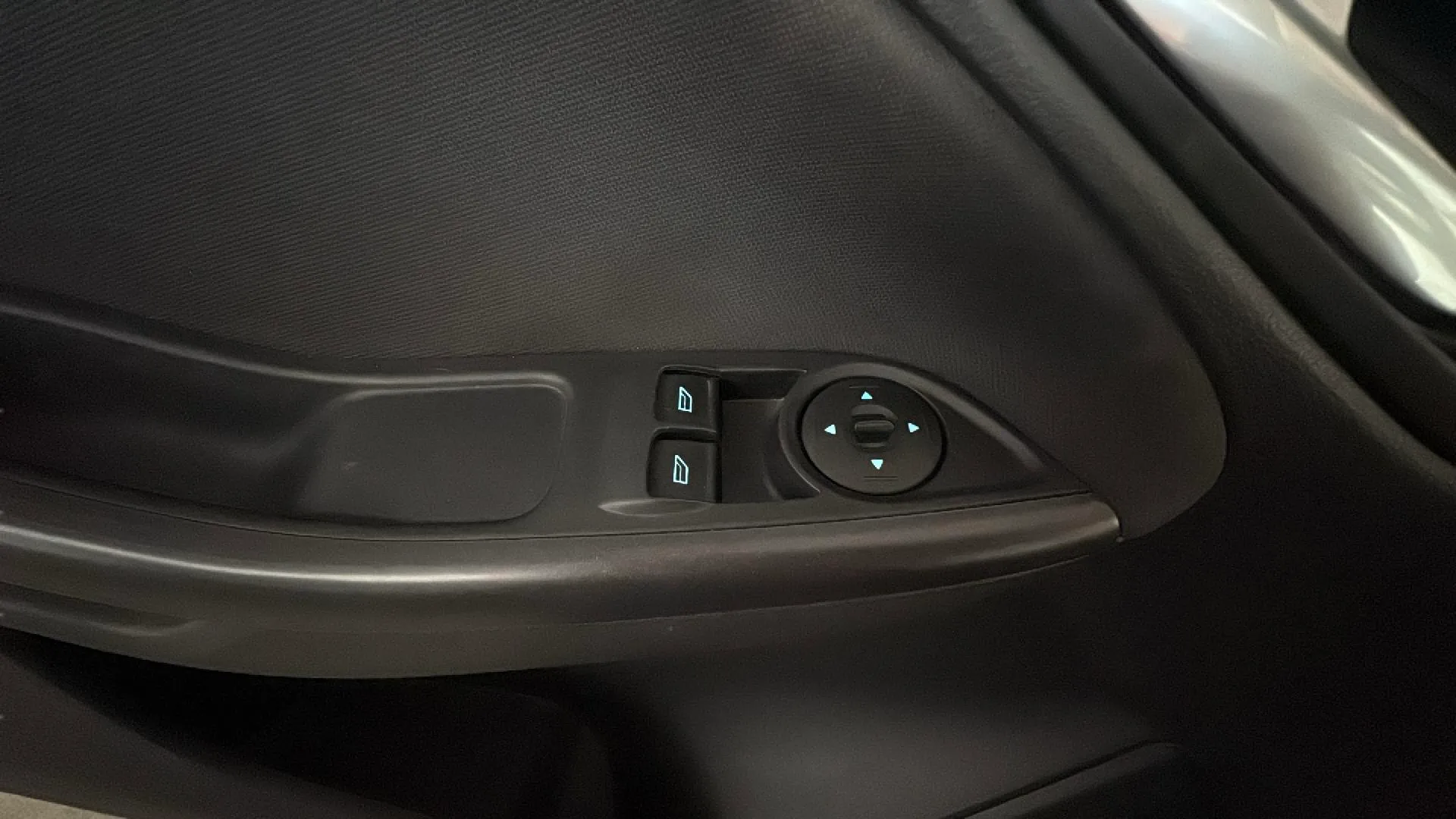Ford Focus 1.6 TI-VCT PowerShift Business - foto 17